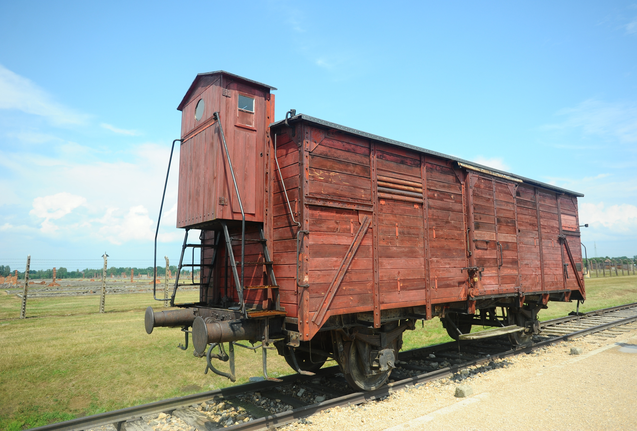 Лагерь смерти (The death camp). Главная (Home)