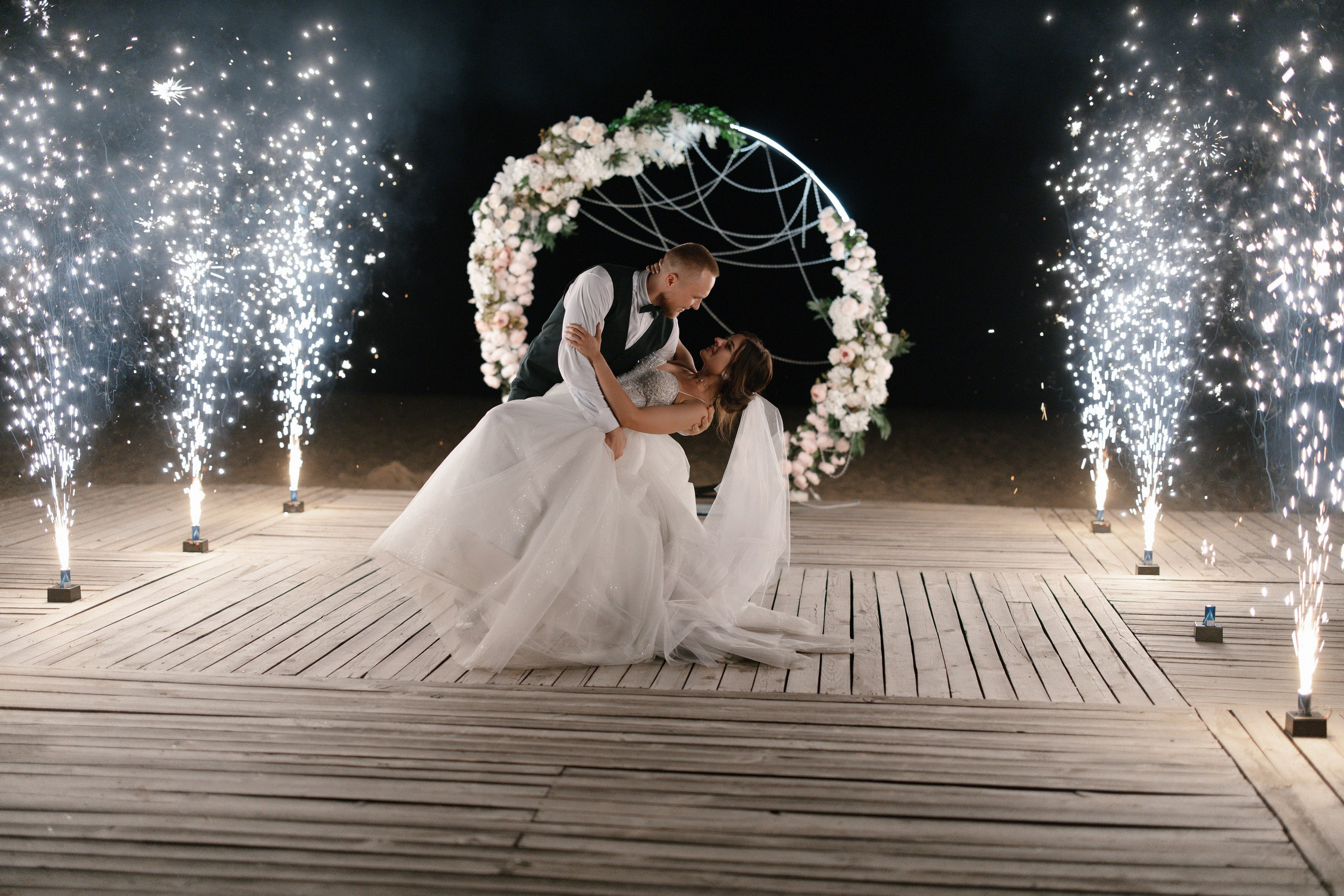 Услуги. СВАДЕБНЫЕ ЭФФЕКТЫ «ФЕНИКС»