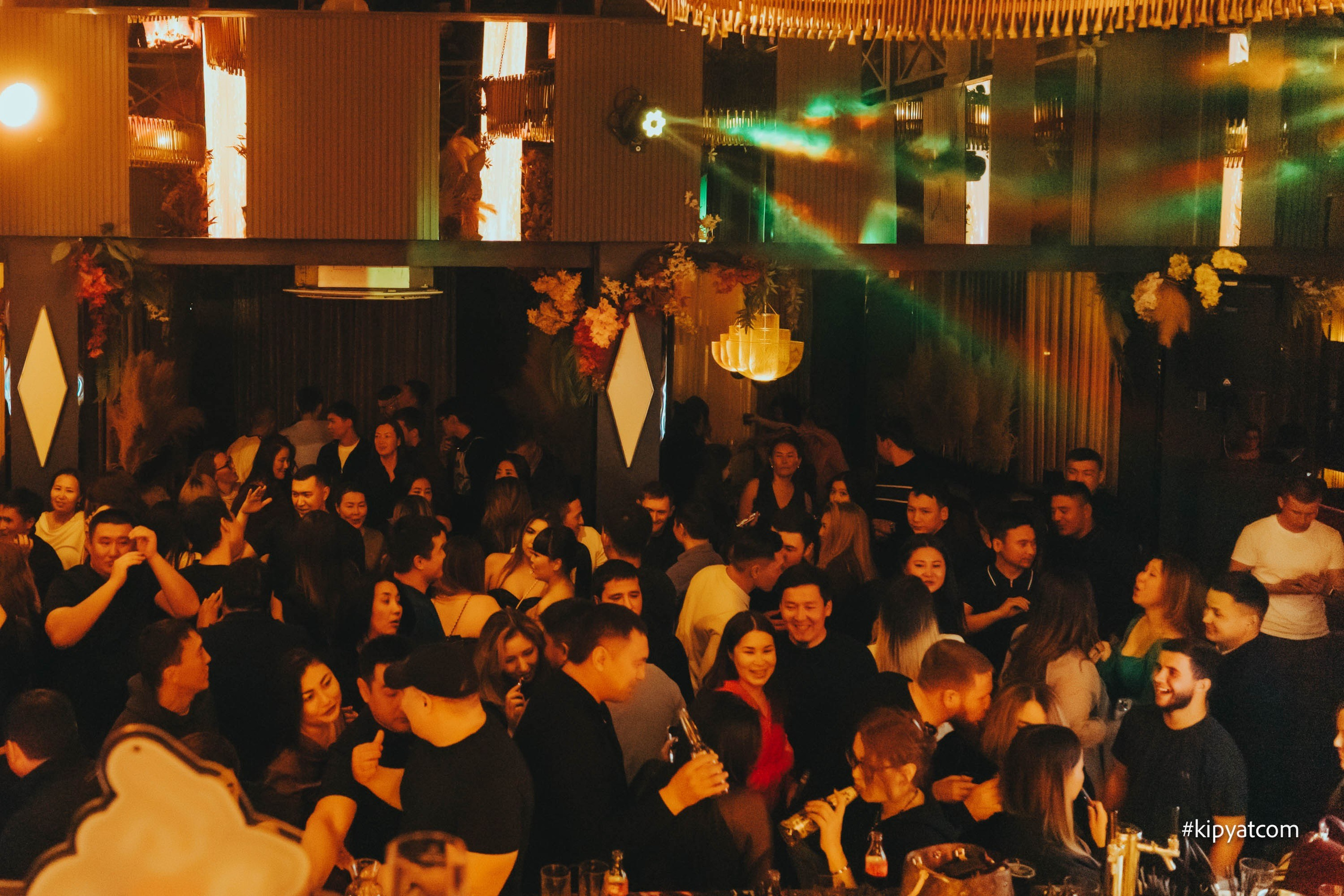 Панаехали на Туране. Астана Кипятком