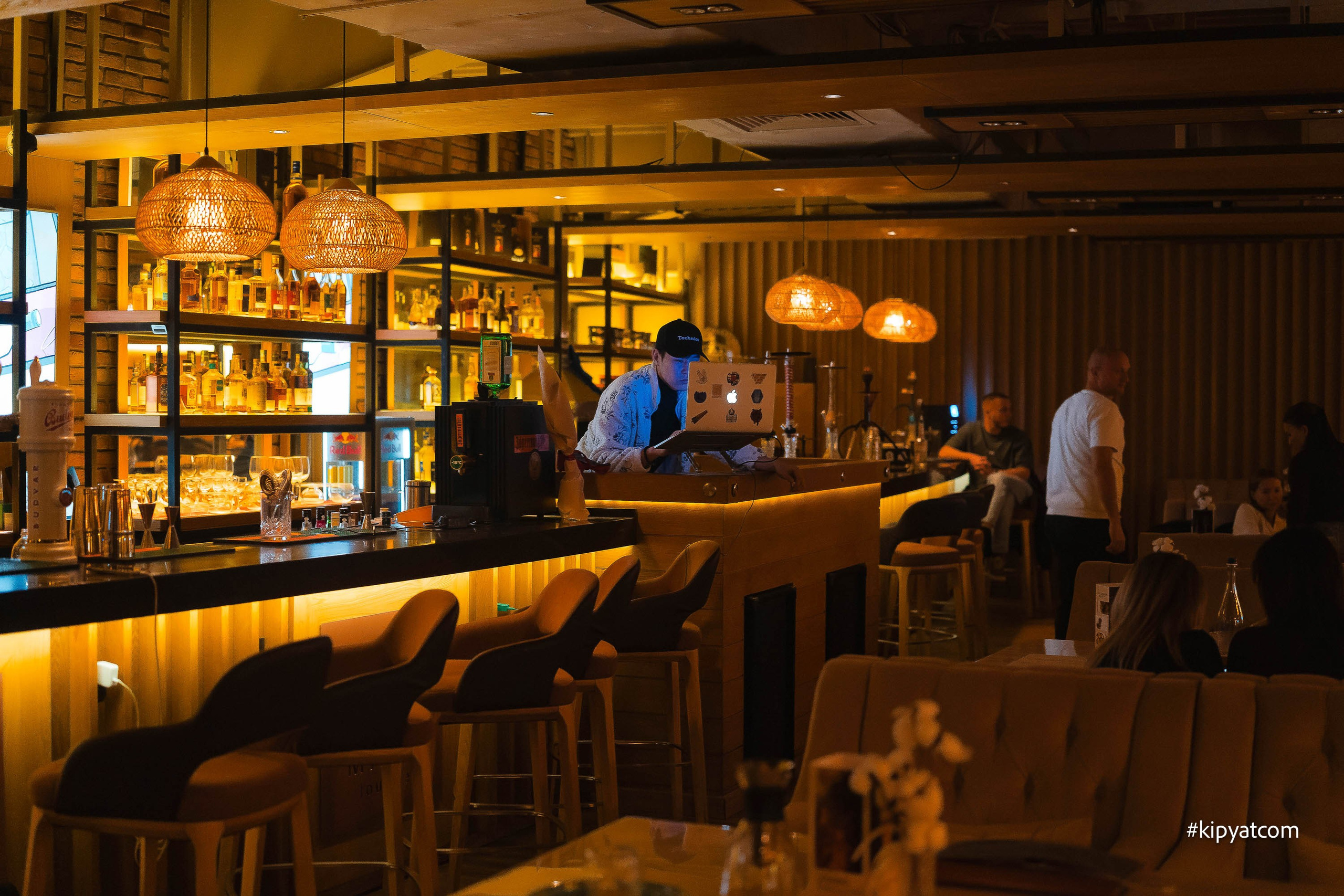 МЯТА Premium на Кабанбай батыра 5. Астана Кипятком