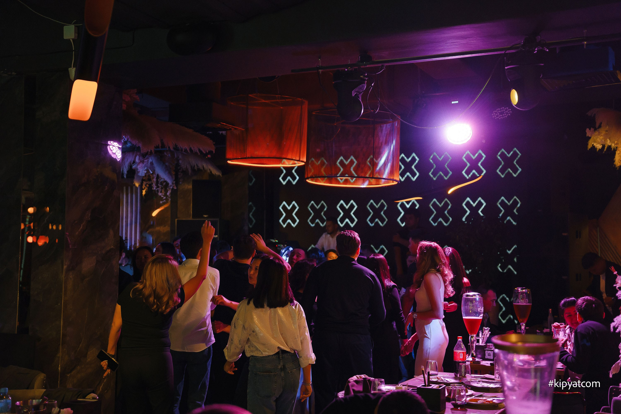 Панаехали бц Москва. Астана Кипятком