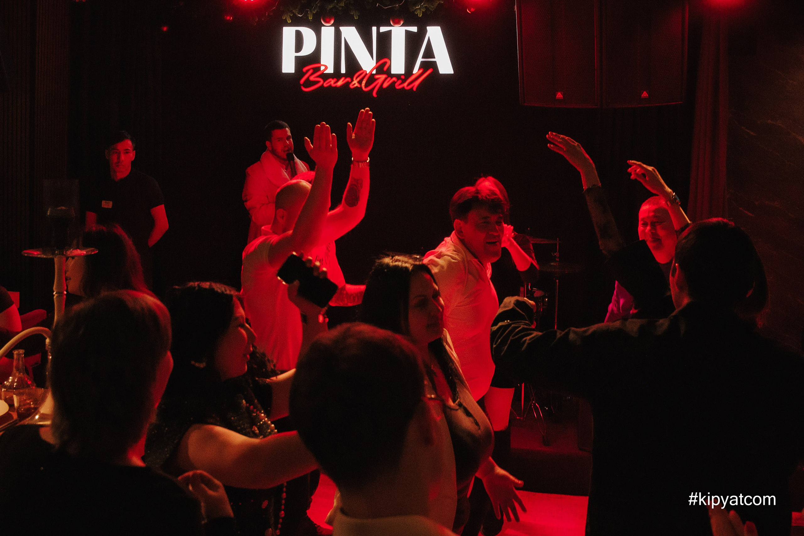 Pinta на Ауезова 8. Астана Кипятком