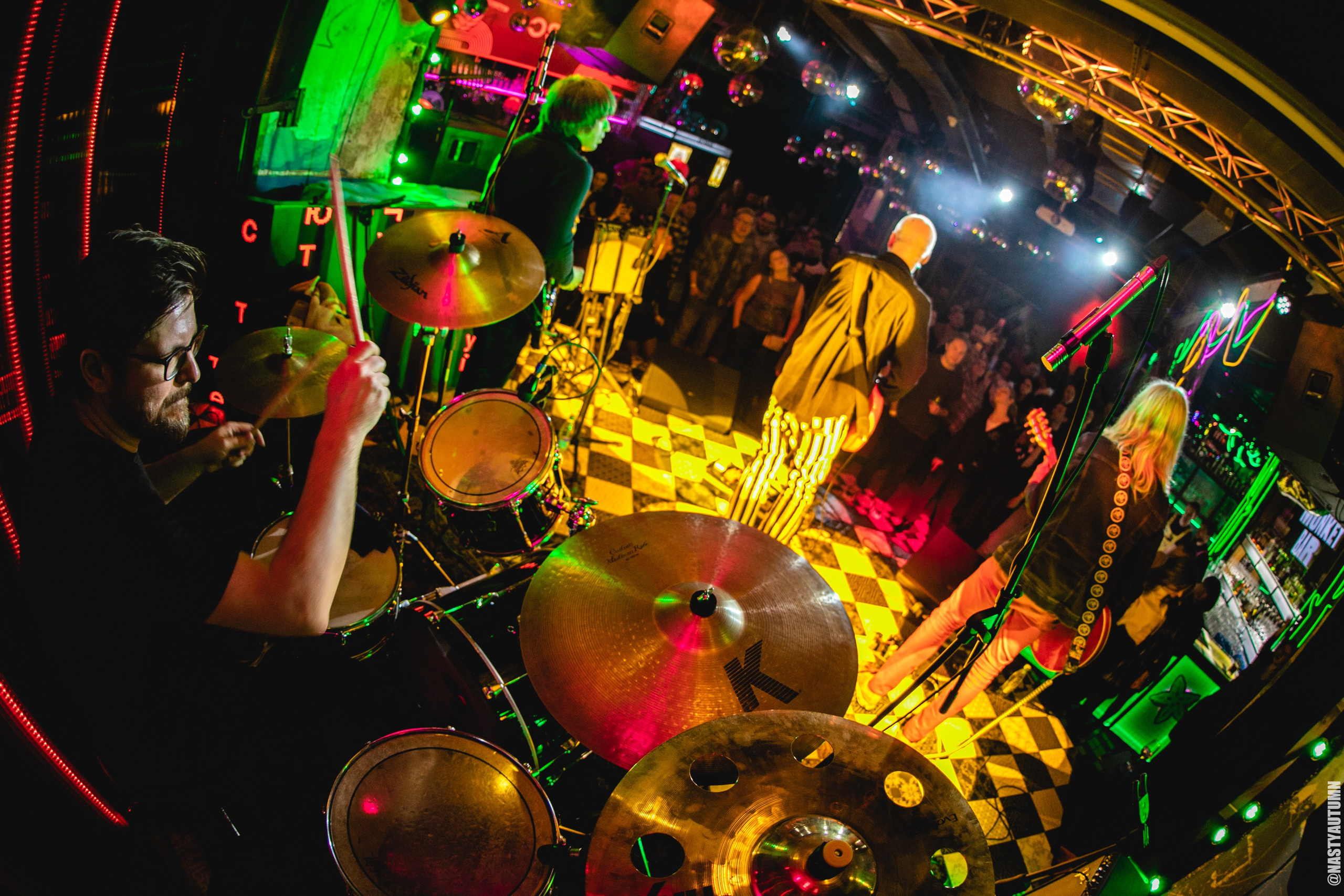 Контакты. Репортажный и концертный фотограф в Москве Анастасия Осень