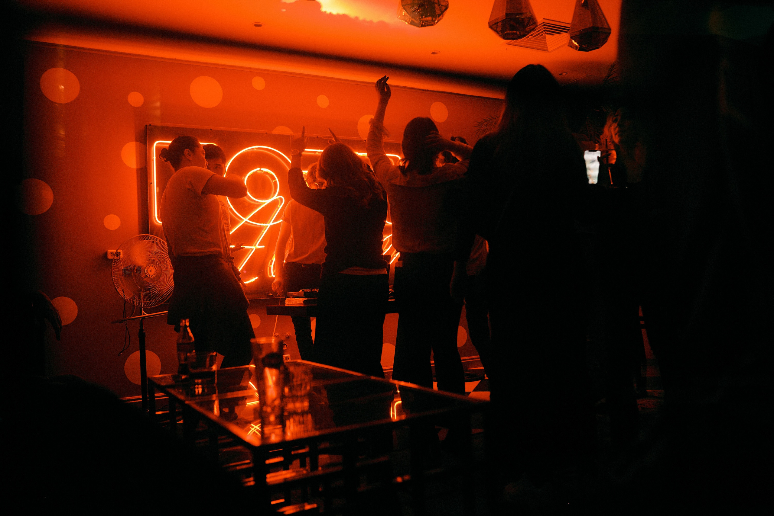 Ночной клуб в Москве - фото и видеоотчеты. Артём Савиных — профессиональный фотограф в Москве | Репортажи, свадьбы, портреты