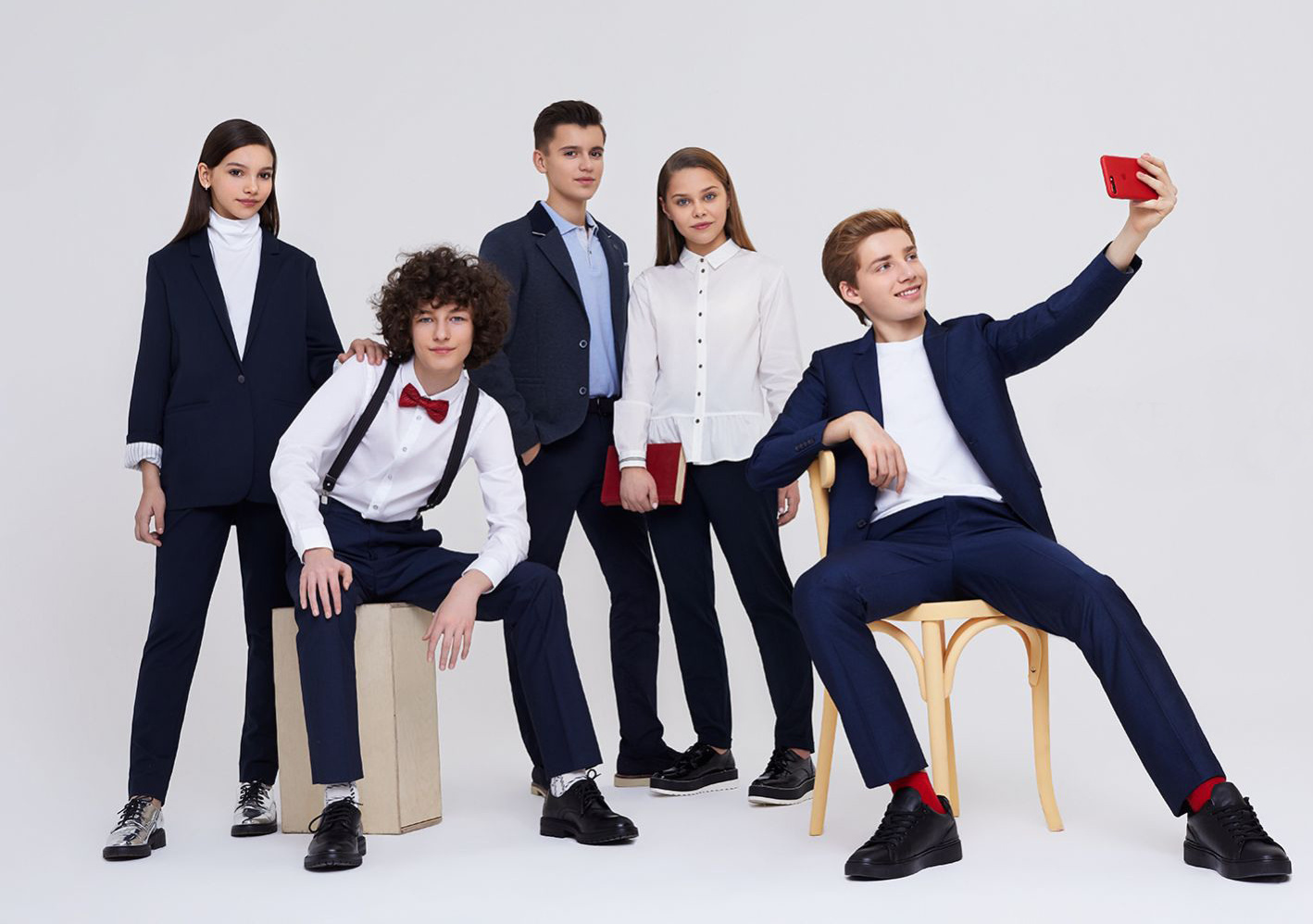 Альбомы для 9 и 11 класса. Создание стильных выпускных альбомов