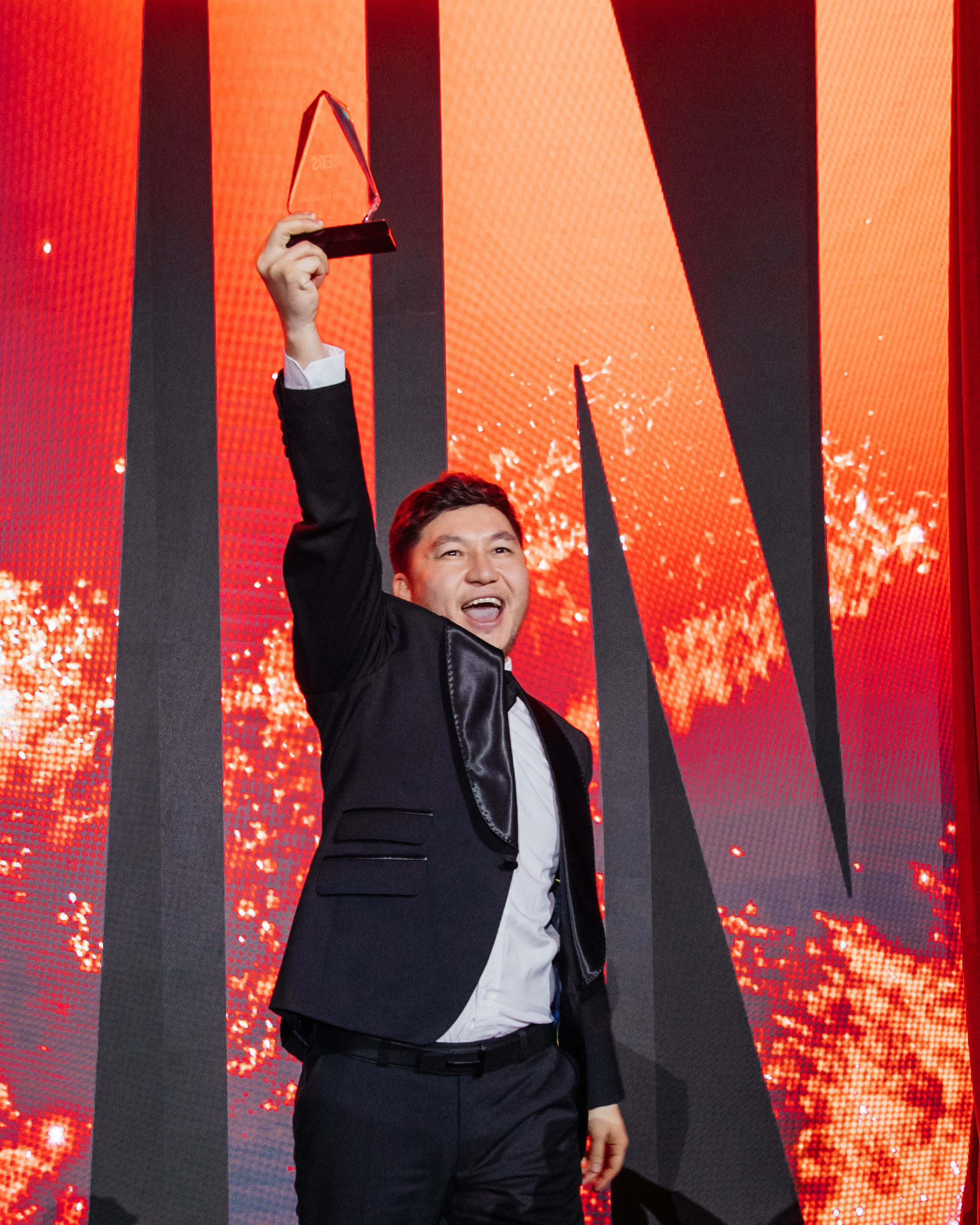 Официальный сайт шоумена Дархана Жусупова