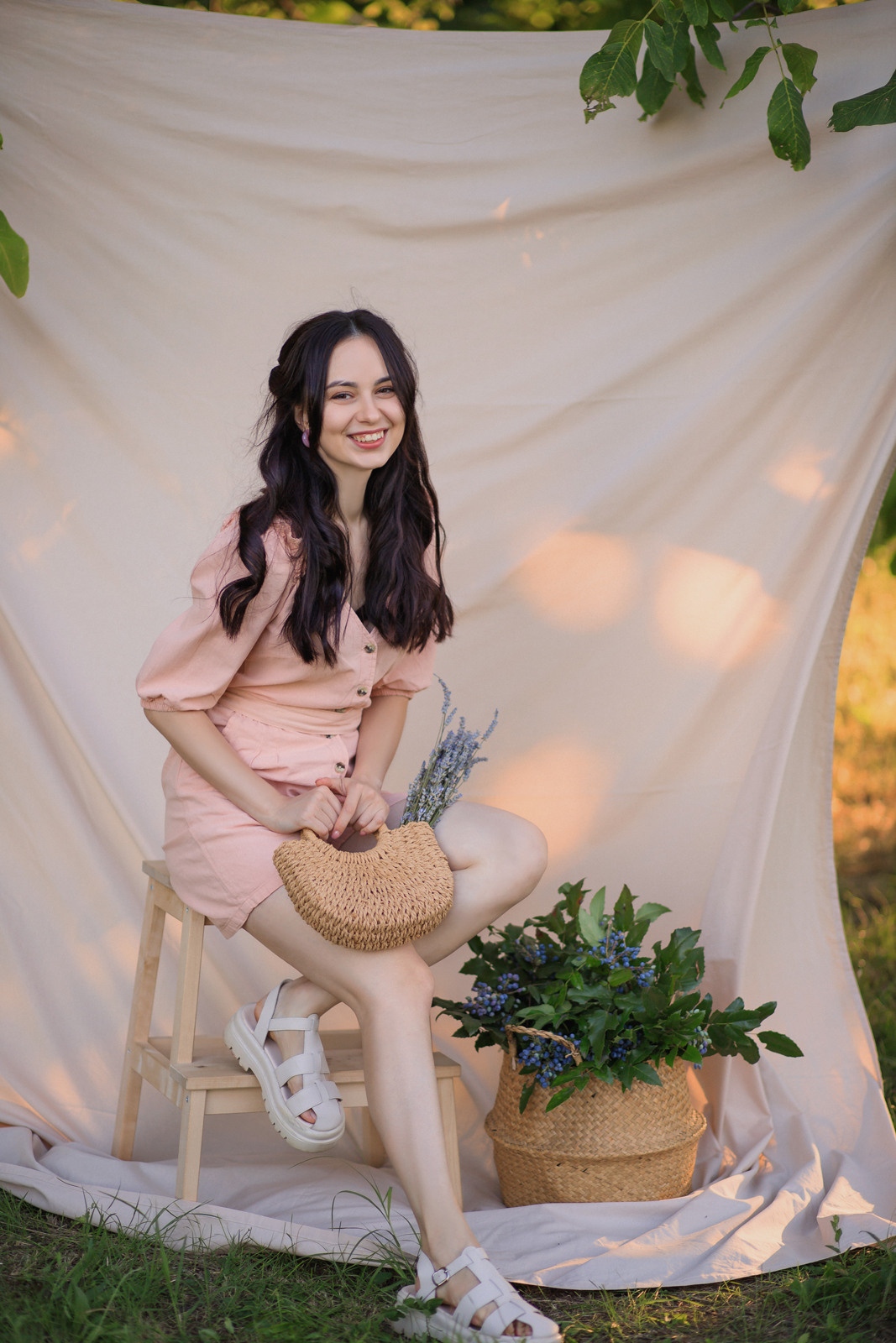 Нежная фотосессия на природе с реквизитов. Семейный и детский фотограф в Краснодаре Лафета Алена