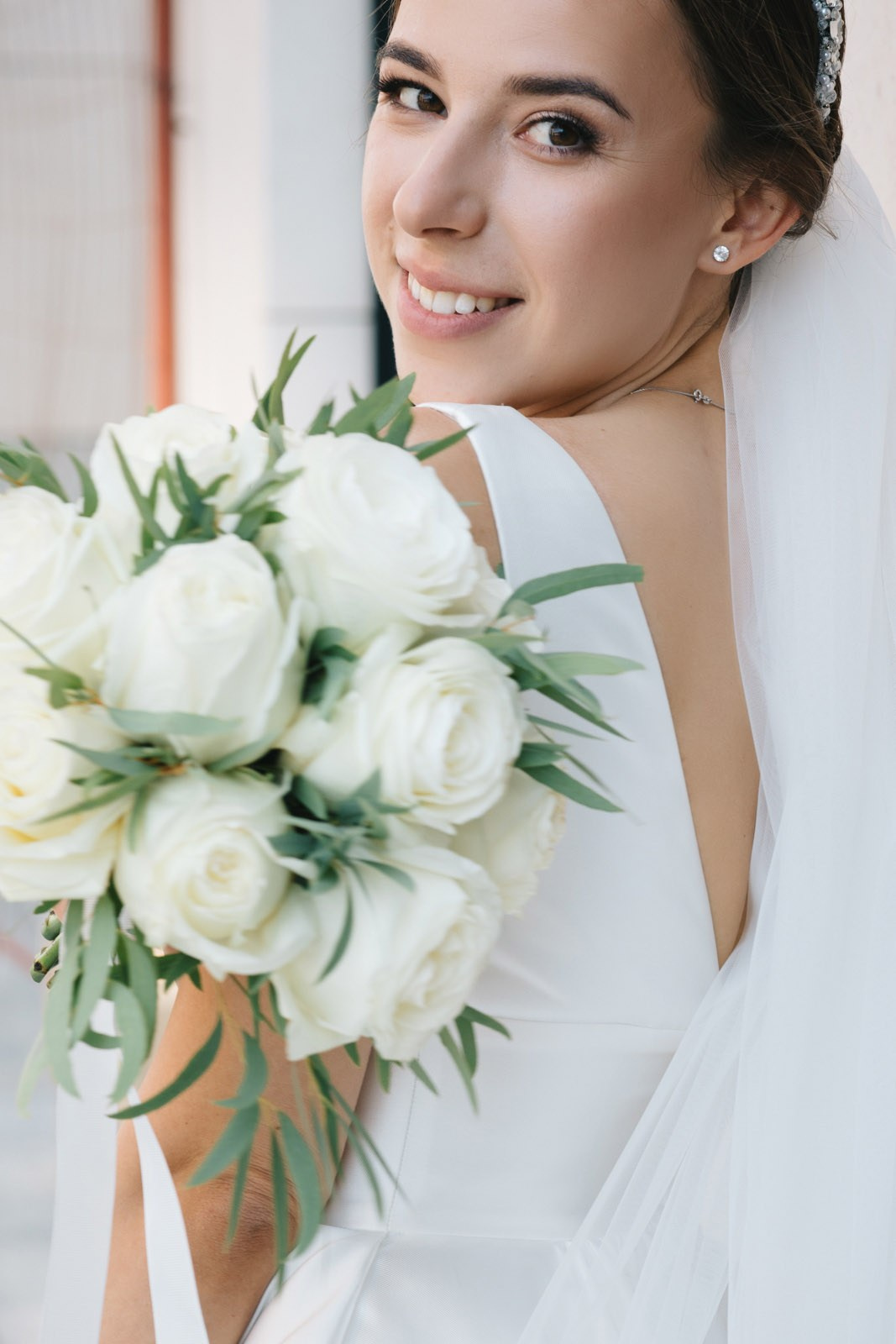 Роскошная крытая локация для свадебной фотосессии в Минске — интерьер отеля премиум‑класса