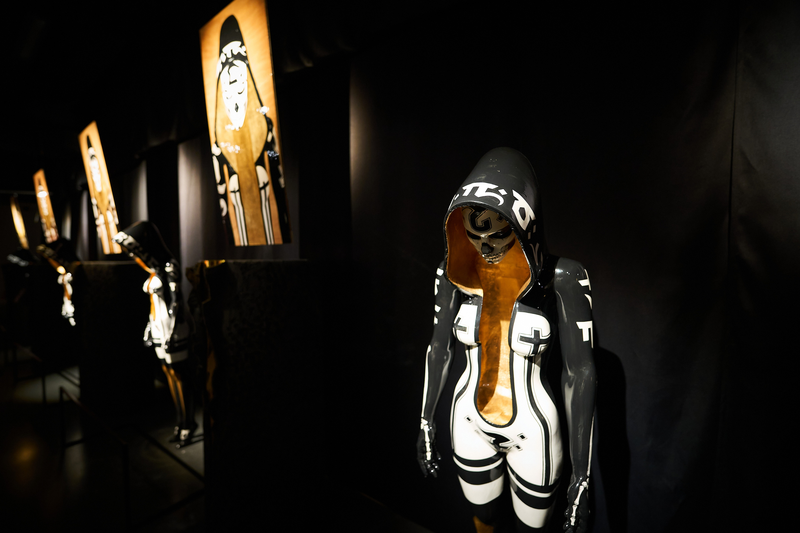 Выставка художника Porkchop под названием La Catedral в музее современного искусства Erarta в Санкт-Петербурге