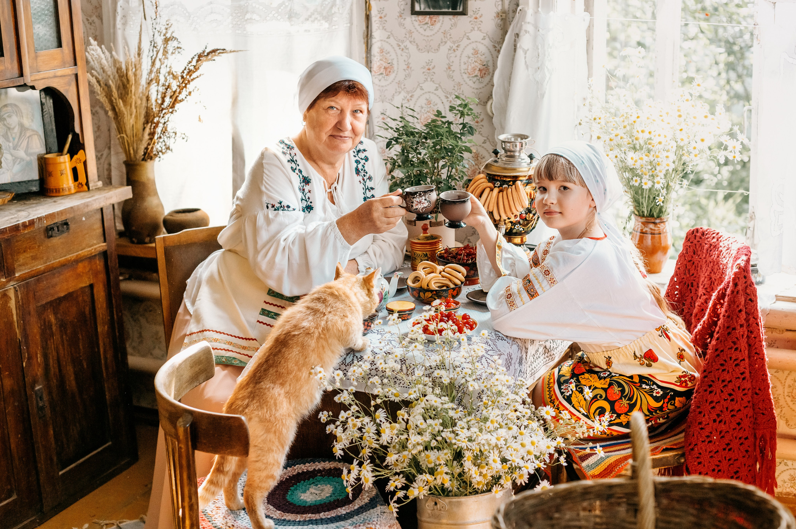 Семейная фотосессия, фотосессия в деревне, деревенский дом, чаепитие. Профессиональный фотограф, фотохудожник, видеограф из Москвы