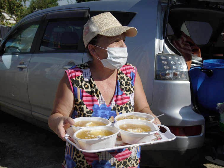Волонтеры в Крымске 11 июля 2012 года. Пища для Жизни