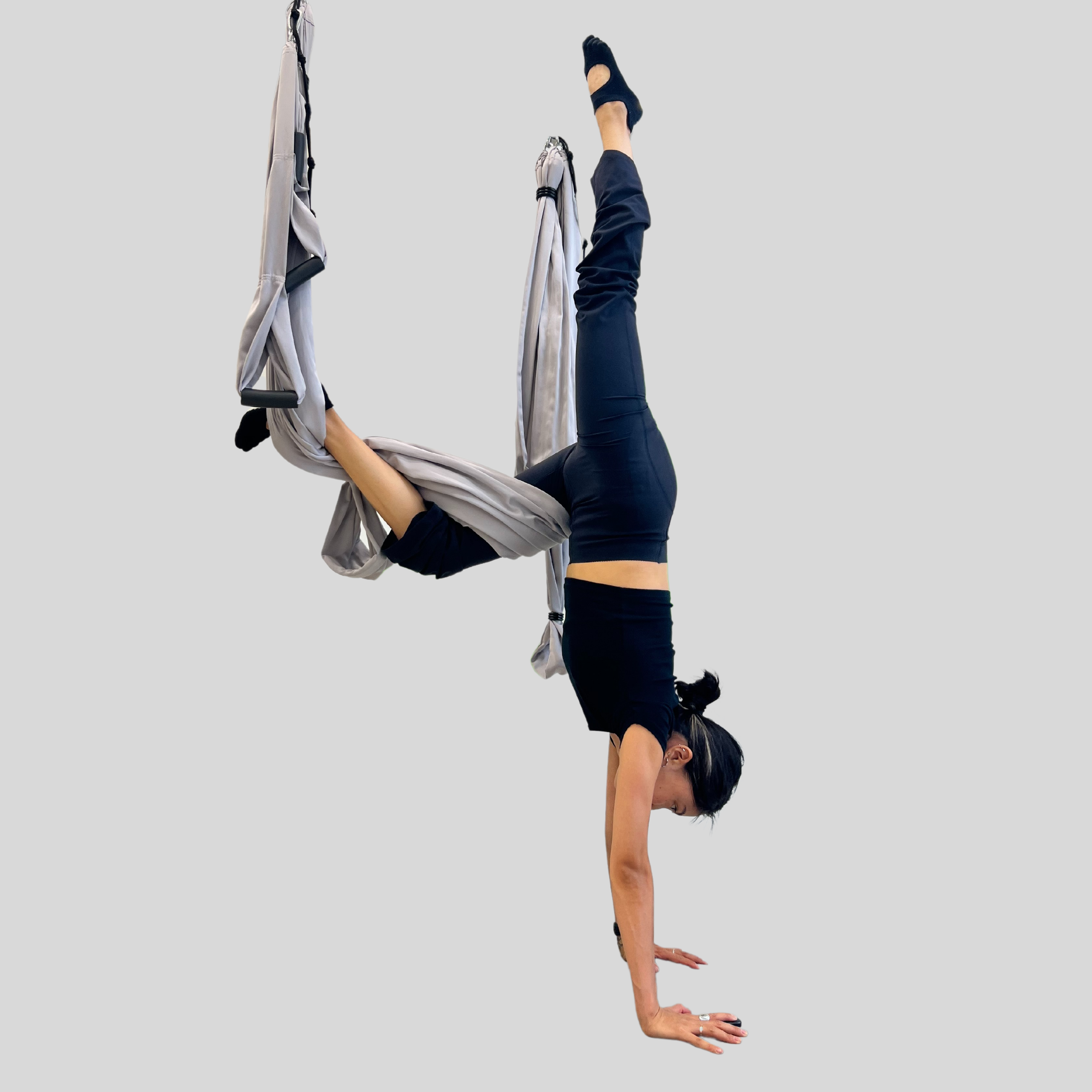 Флай йога, aerial yoga, аэро йога, связка в гамаке, позы в гамаке, aerial yoga exercise, fly yoga practice, fly yoga low, низкий гамак. Преподаю и провожу обучение по флай йоге