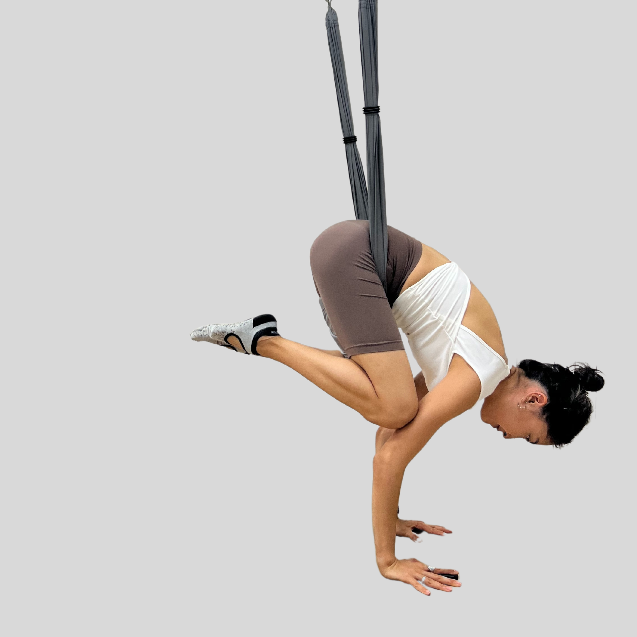 Флай йога, aerial yoga, аэро йога, связка в гамаке, позы в гамаке, aerial yoga exercise, fly yoga practice, fly yoga low, низкий гамак. Преподаю и провожу обучение по флай йоге