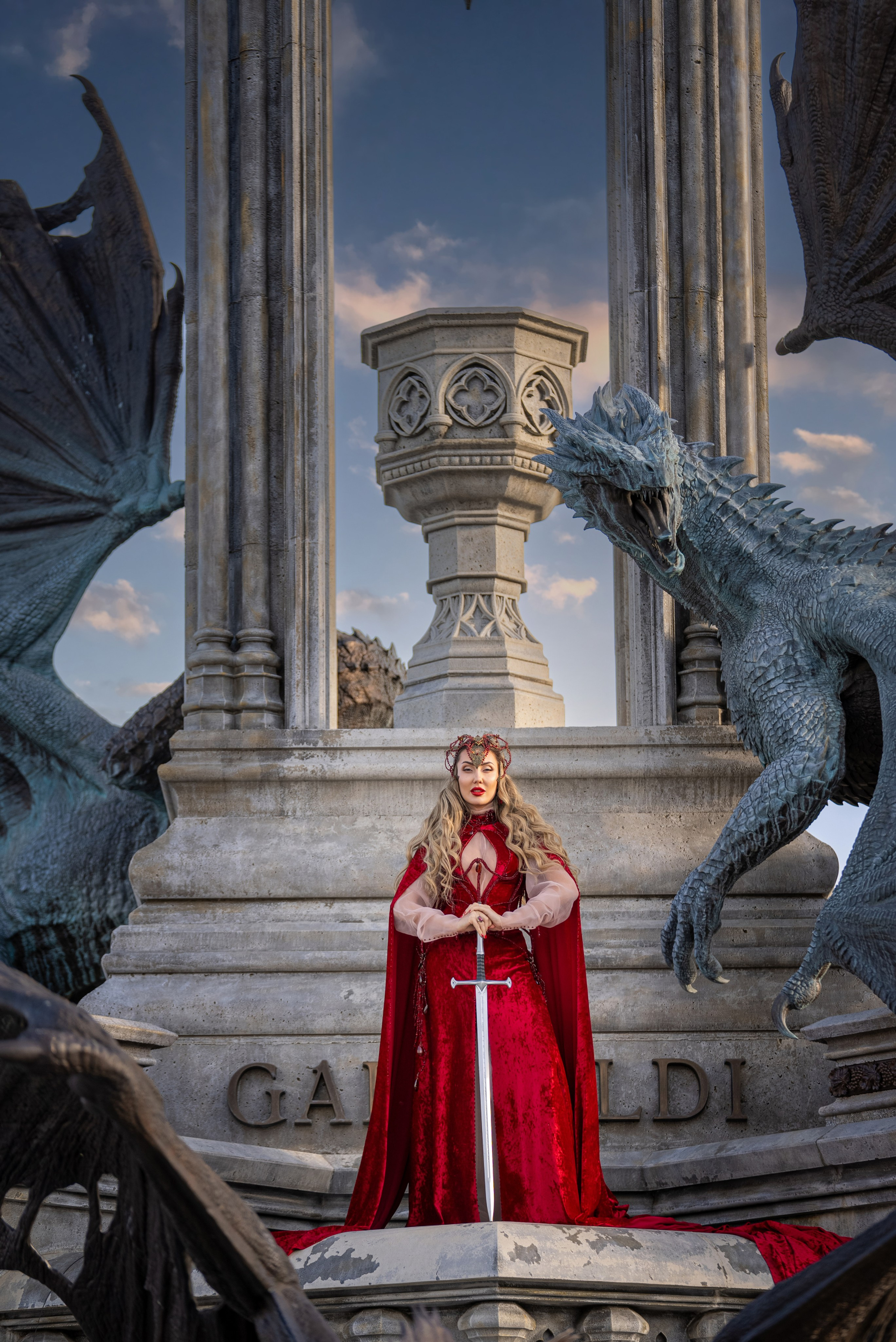 драконы на закате в замке Гарибальди 