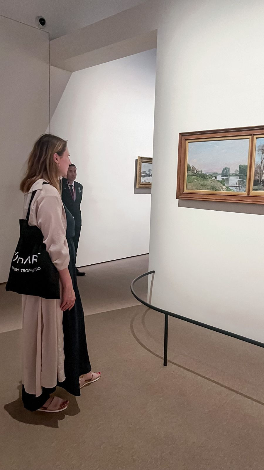 ЛУВР АБУ-ДАБИ. Художница в Алматы Мухамед-Рахимова Джамиля