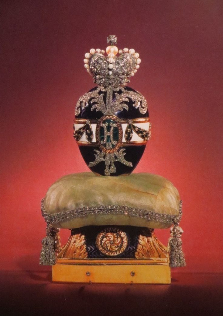 Пасхальное яйцо Cartier. Ari. Guide in Saint-Petersburg and Faberge Museum