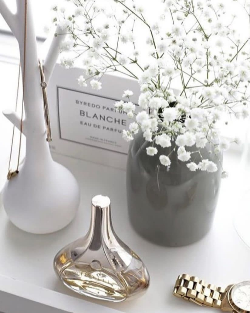 Контакты. Прически и макияж. Услуги свадебного стилиста в Москве