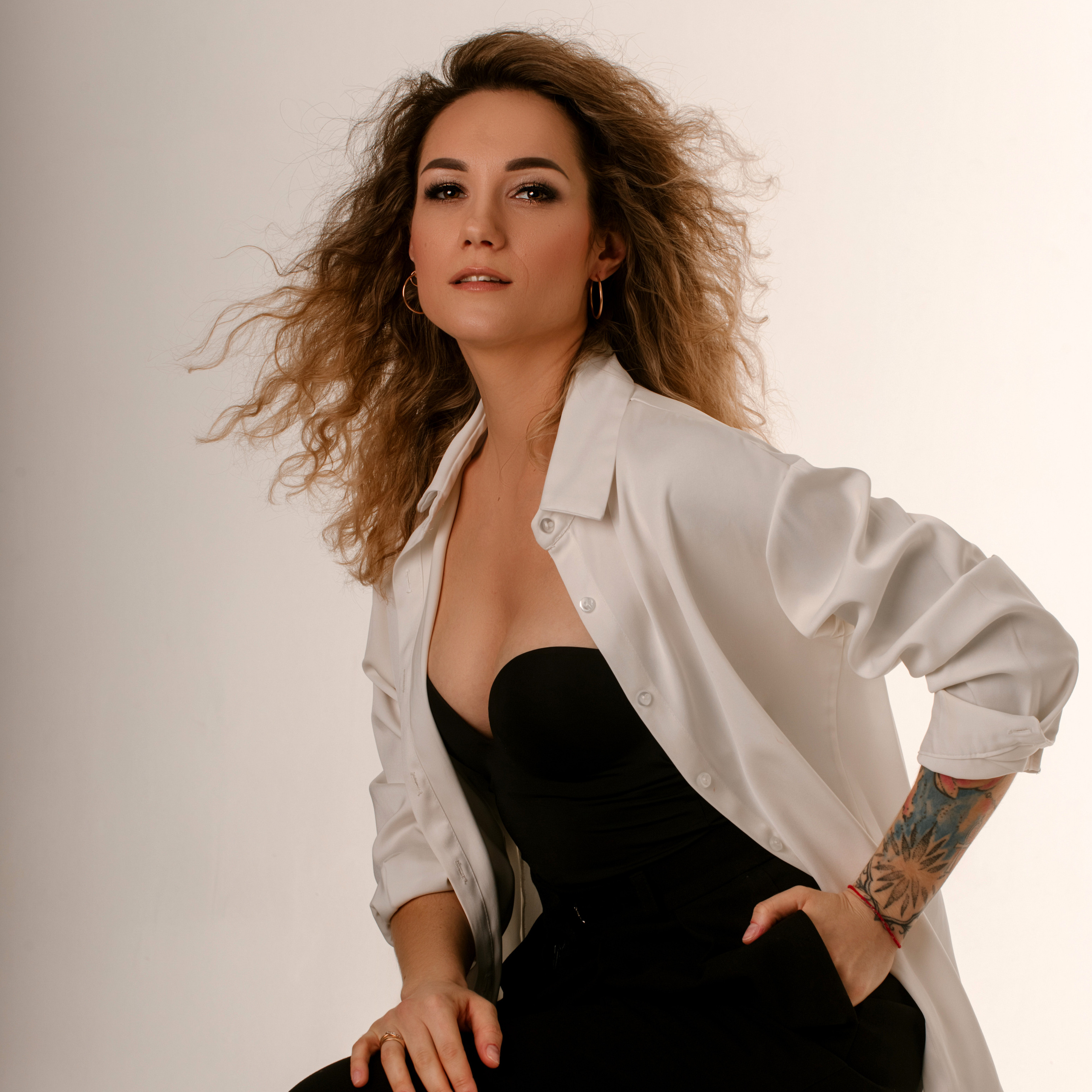 Контакты. Фотограф беременности в Тольятти Виталия Маньшина