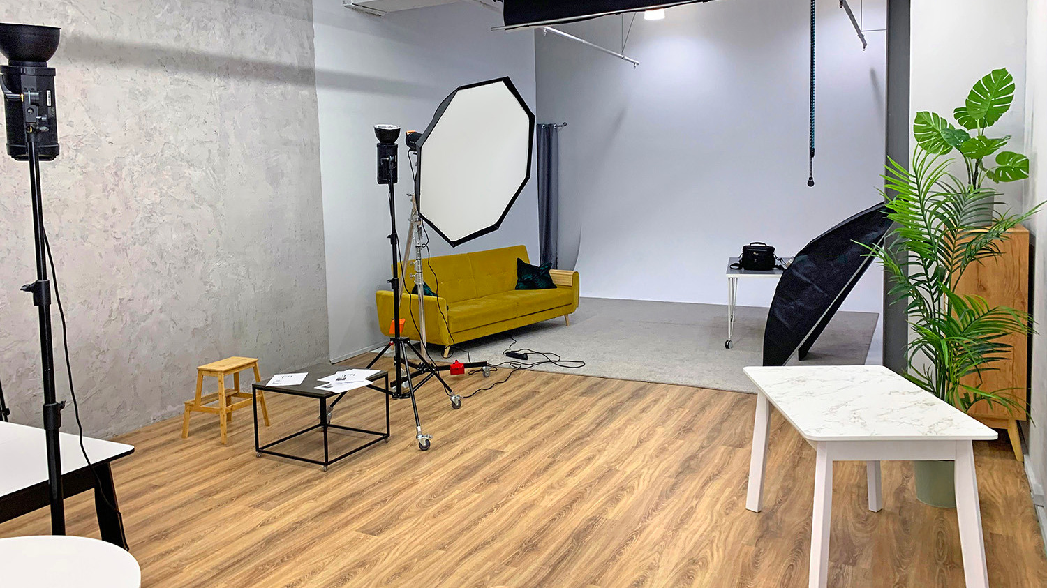 Фотосъемка предметов в арендованной фотостудии