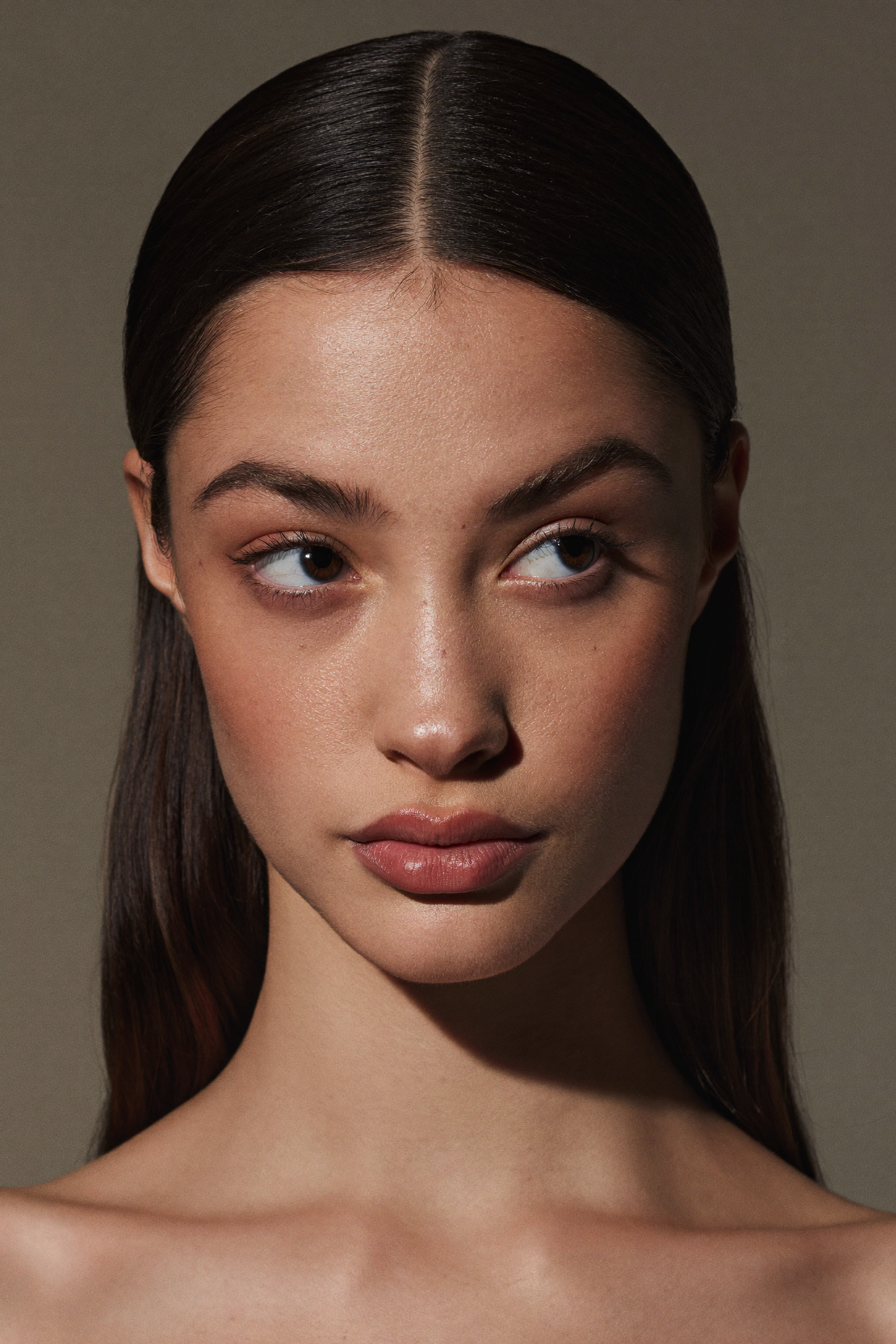 Обо мне. Анна Карчмит — AI-художник. Эдиториал, нейрофотосессия и контент для fashion и beauty брендов