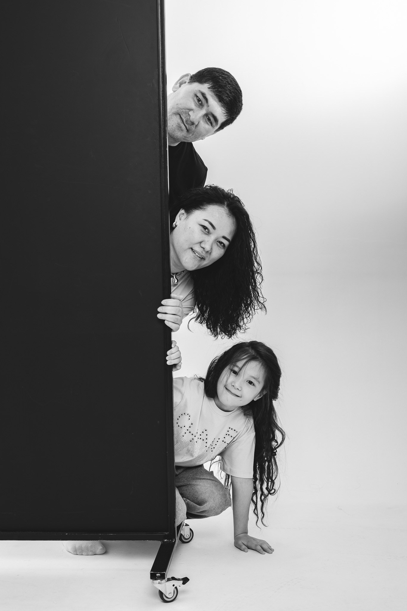 Тёплая семейная фотосессия мамы с ребёнком