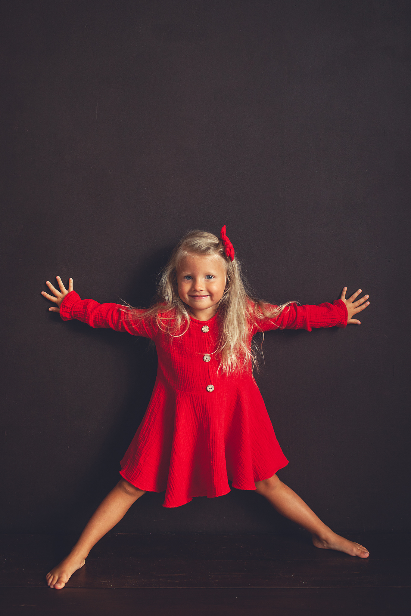 Семейная фотосессия в студии брата и сестры. Детский фотограф в Самаре