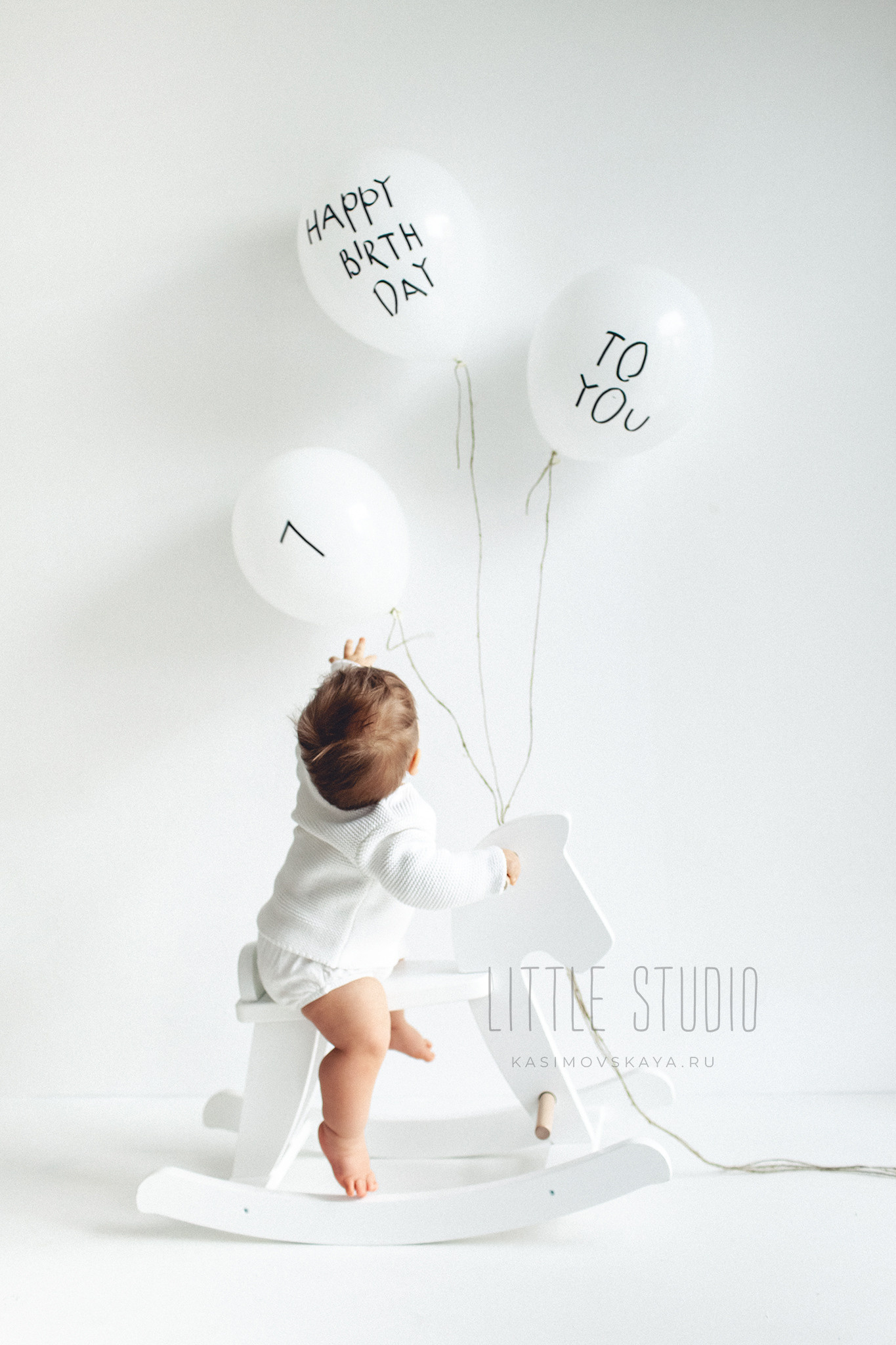 Семейная фотосессия с мамой, папой и шляпой. Детский фотограф в Самаре