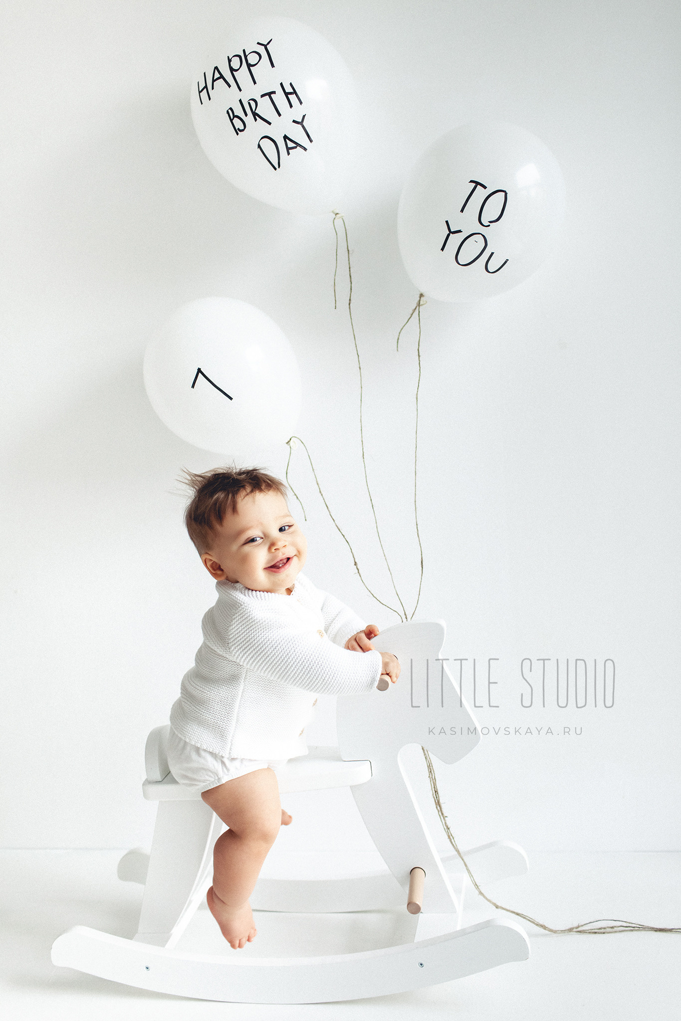 Семейная фотосессия с мамой, папой и шляпой. Детский фотограф в Самаре