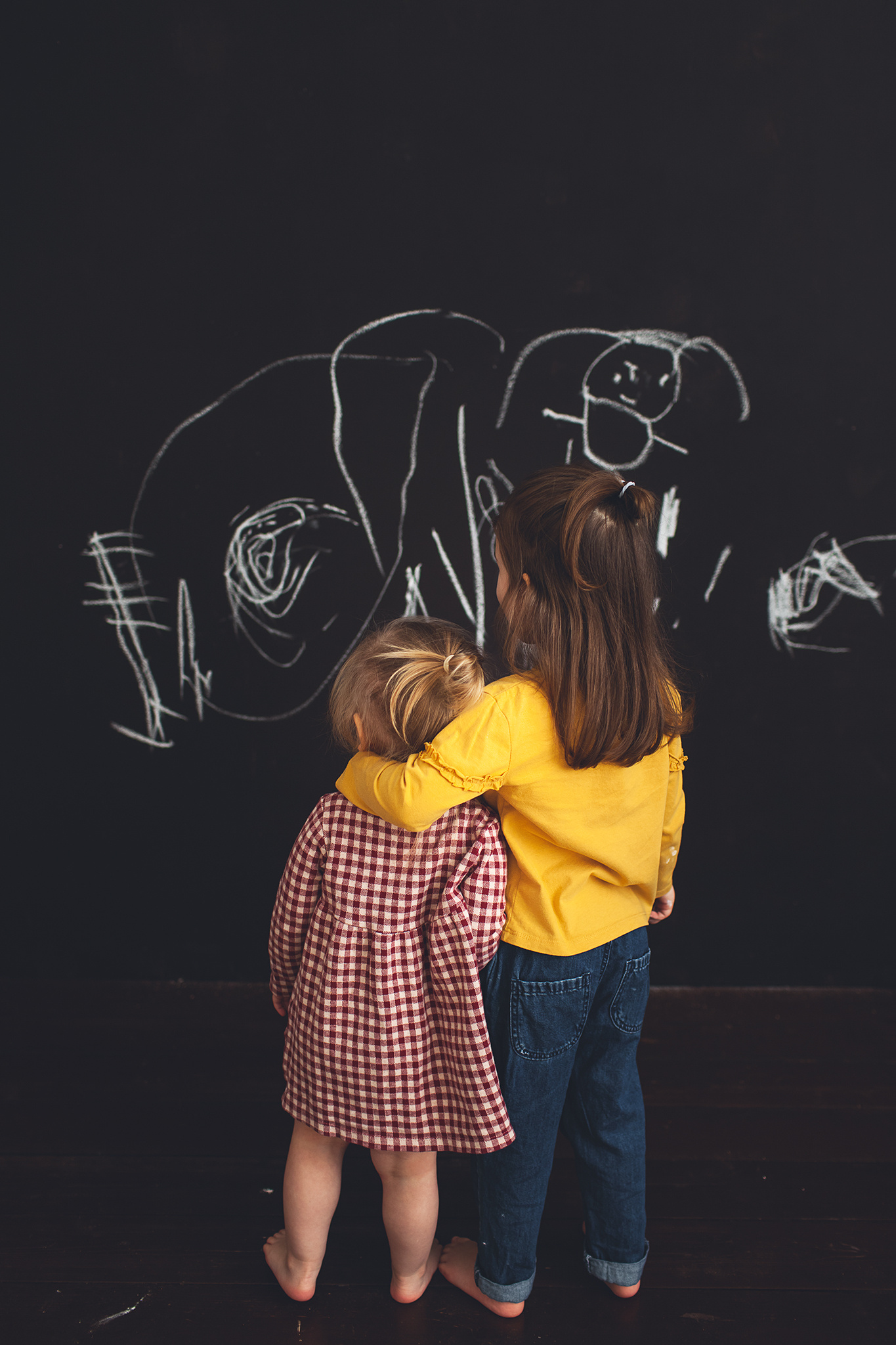 Эти рисунки принесла мама Маши и Сони. Часть из них нарисована старшен. Детский фотограф в Самаре