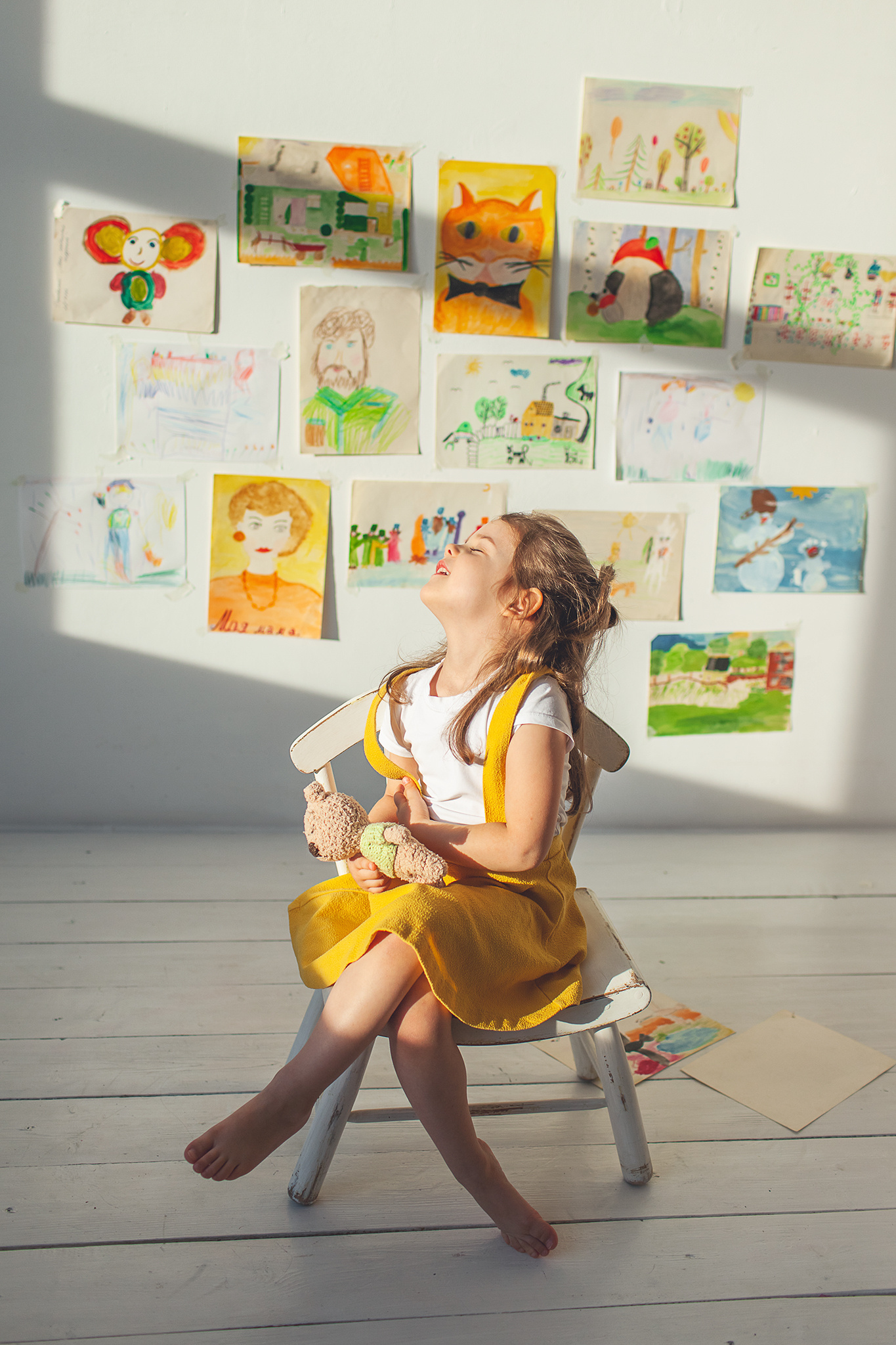 Эти рисунки принесла мама Маши и Сони. Часть из них нарисована старшен. Детский фотограф в Самаре