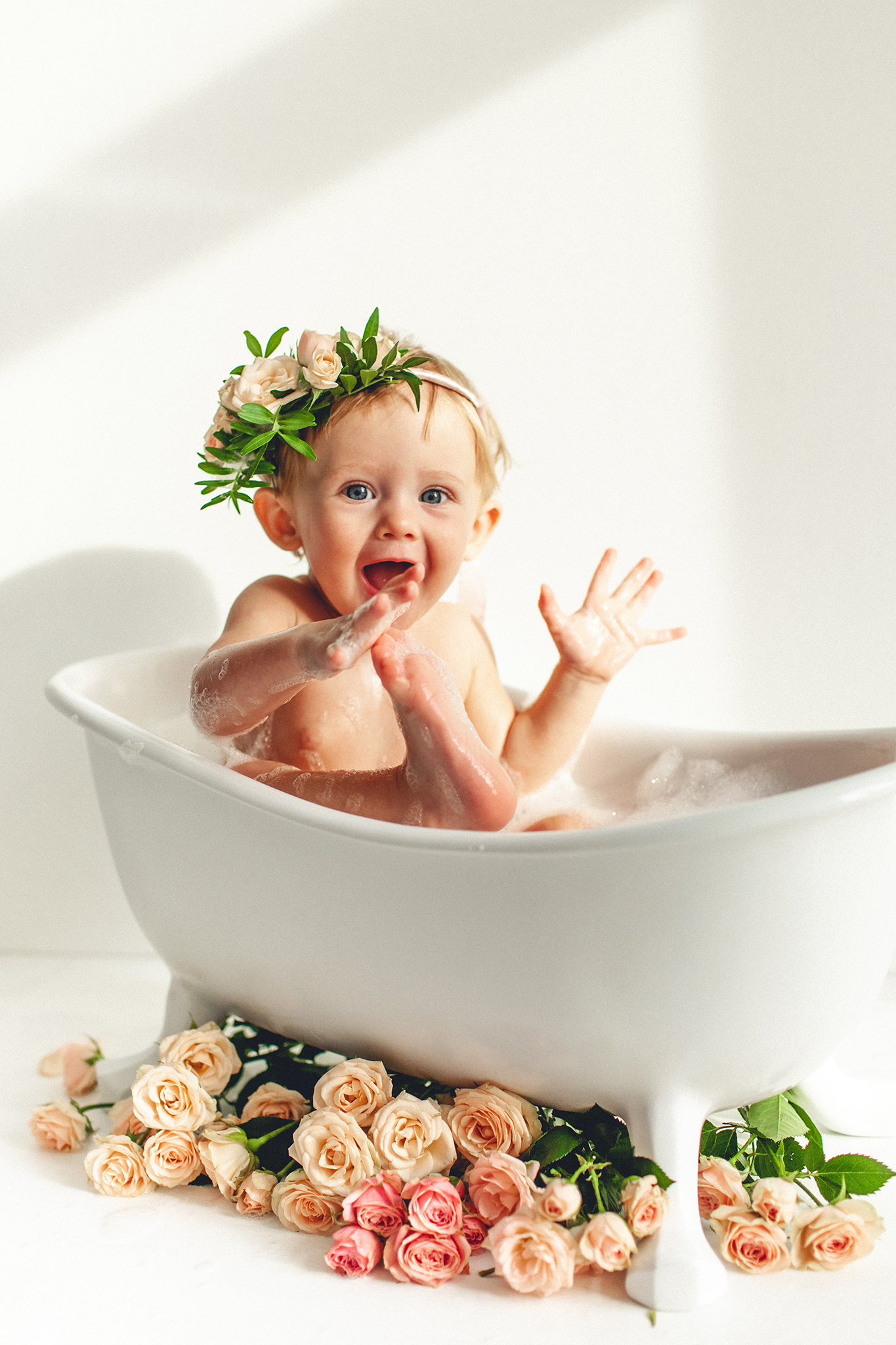 Цветочная ванна для Агаты. Детский фотограф в Самаре