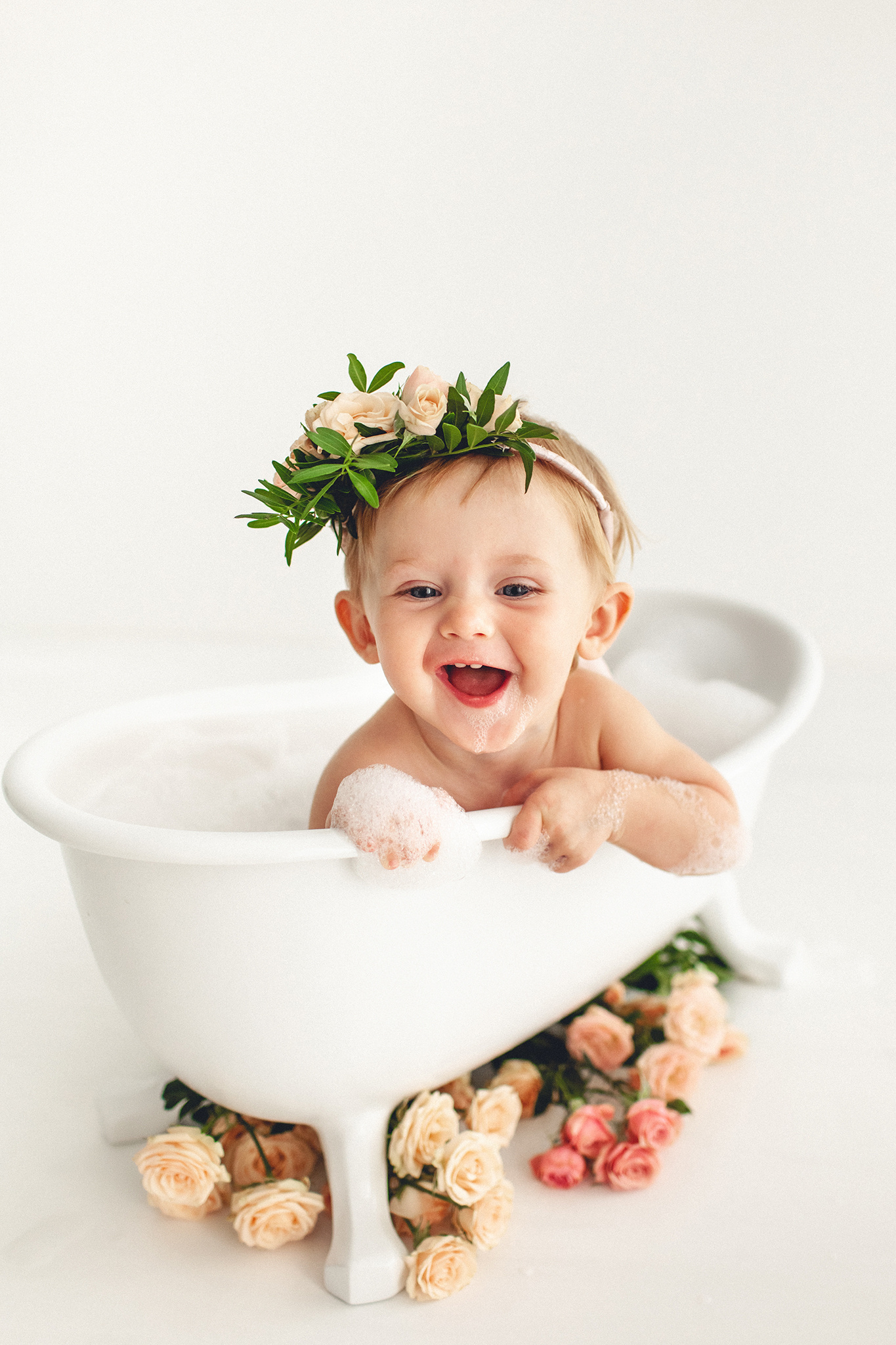 Цветочная ванна для Агаты. Детский фотограф в Самаре