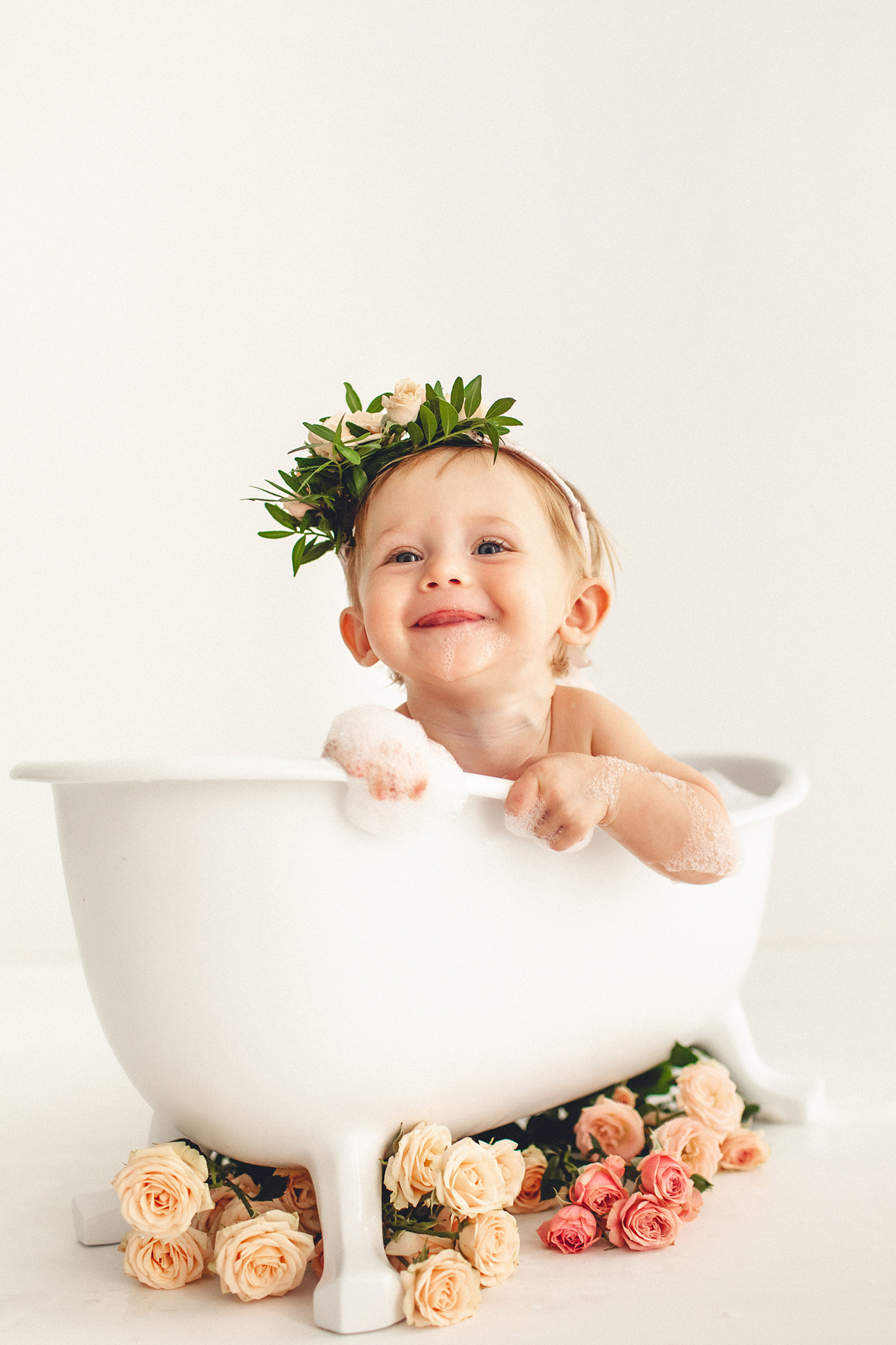 Цветочная ванна для Агаты. Детский фотограф в Самаре