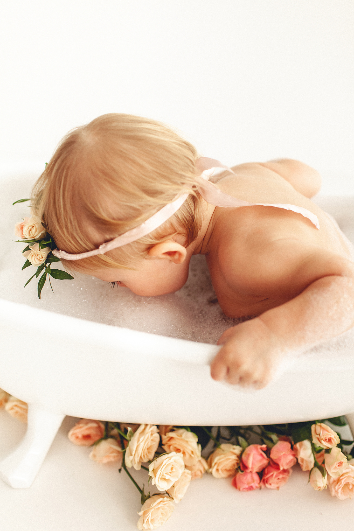 Цветочная ванна для Агаты. Детский фотограф в Самаре