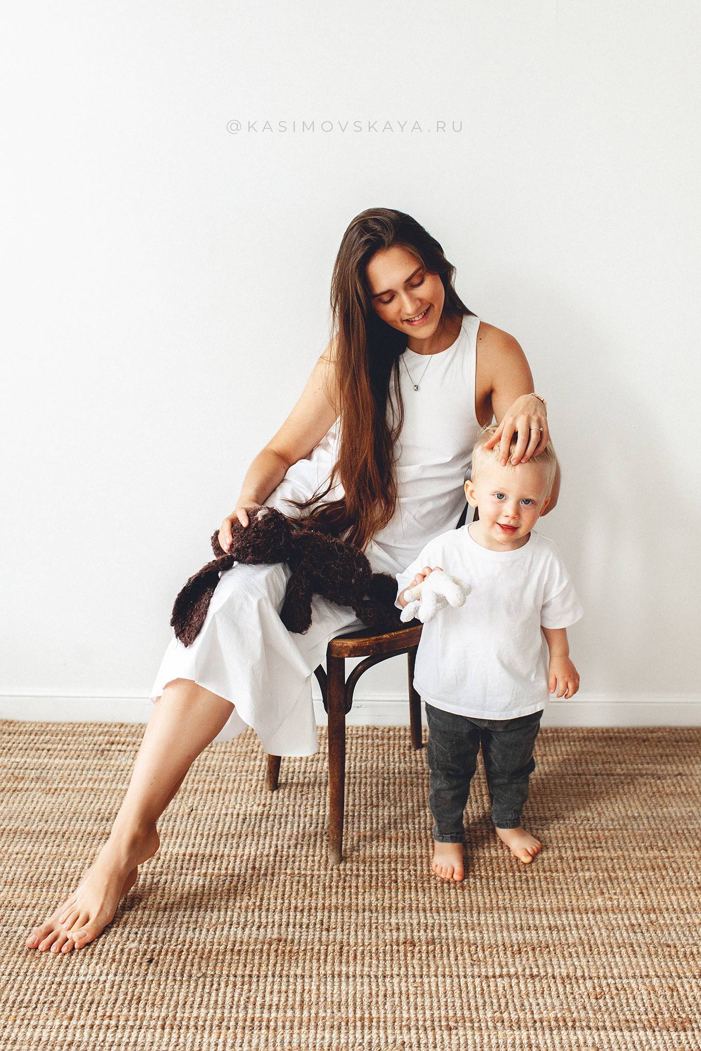 Фотосессия «Мама и сынок» в Маленькой белой студии в Самаре. Детский фотограф в Самаре