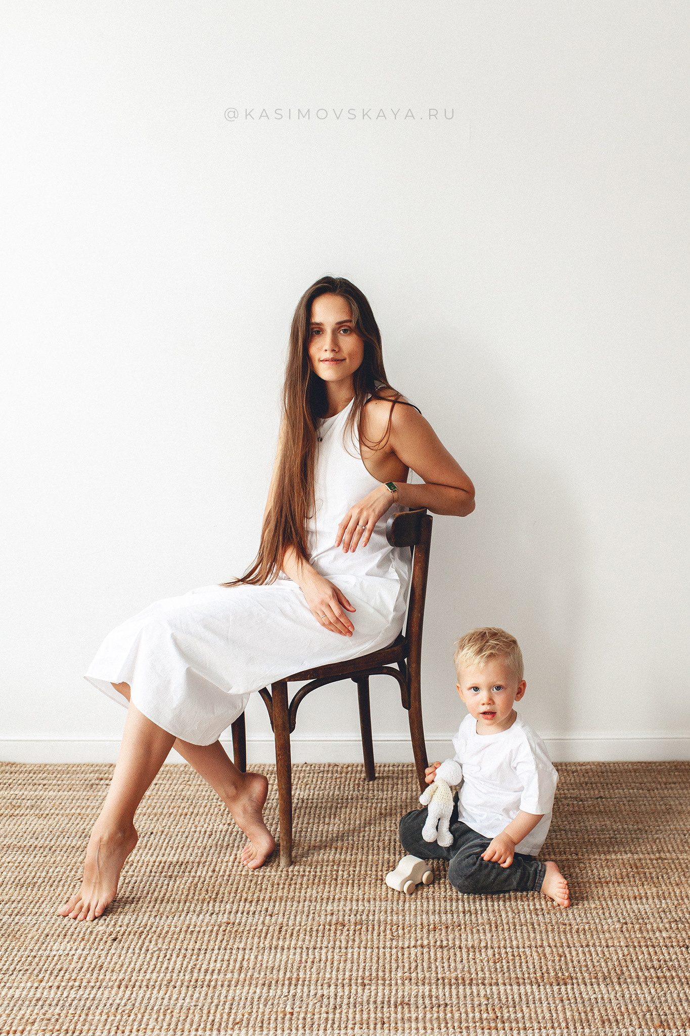 Фотосессия «Мама и сынок» в Маленькой белой студии в Самаре. Детский фотограф в Самаре