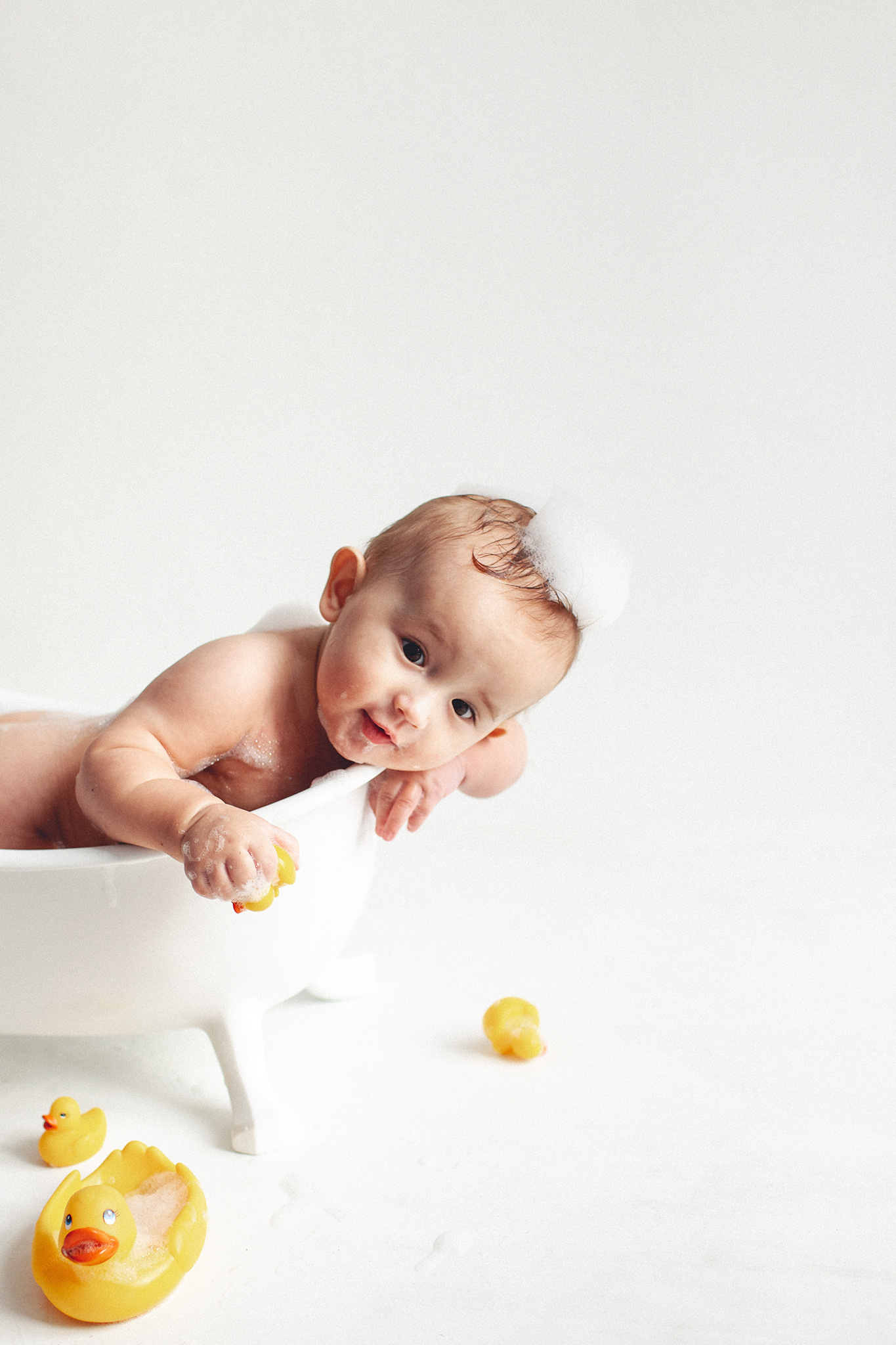 Фотосессия На одном квадратном метре и одной табуретке. Детский фотограф в Самаре