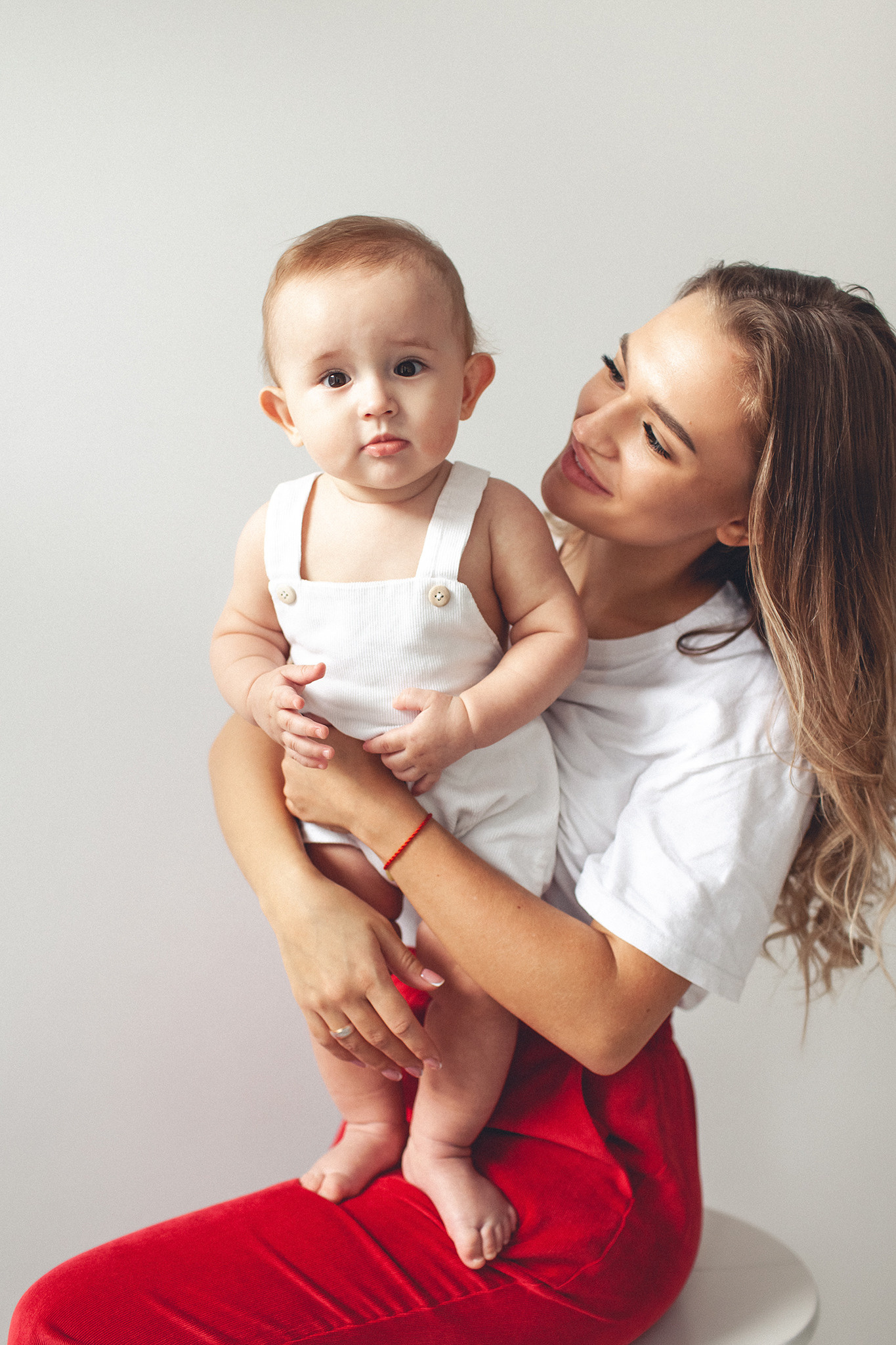 Фотосессия На одном квадратном метре и одной табуретке. Детский фотограф в Самаре