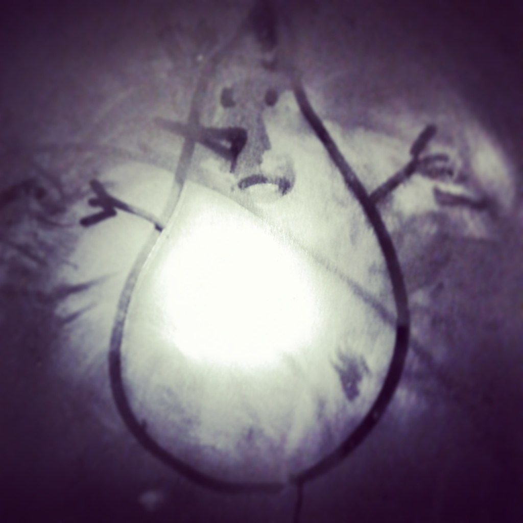 Рисункинаокнахавтобуса. Художник Рыбак Николай