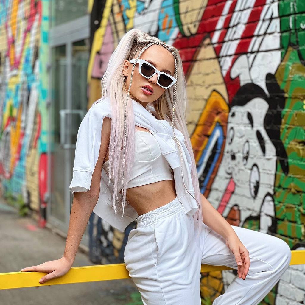 Обо мне | Фотограф Ириша Гришина. Контент съемка | Мобильный фотограф Ириша Гришина