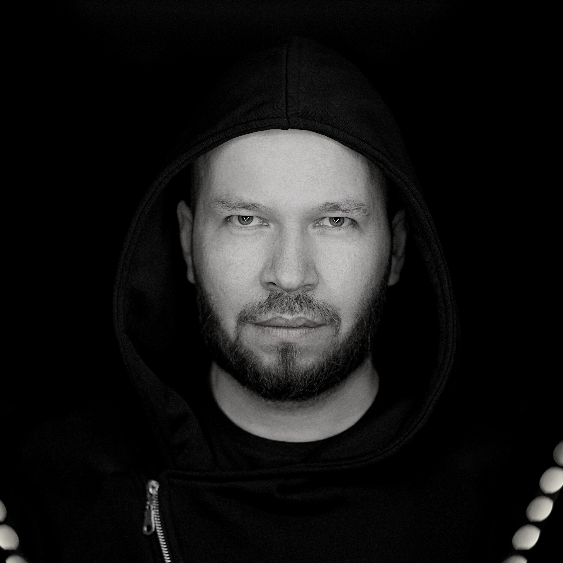 Контакты. Эксперт в музыкальном бизнесе — Виталий Хвалеев (Moonbeam)