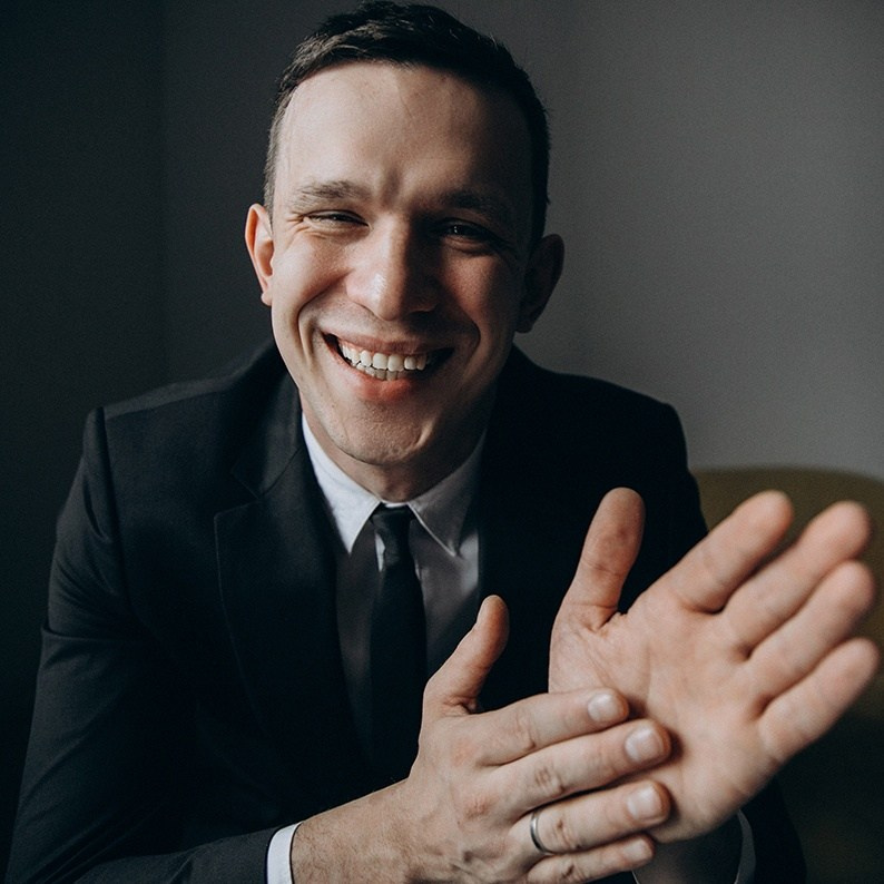 Контакты. Видеограф СПб — Андрей Джиоев