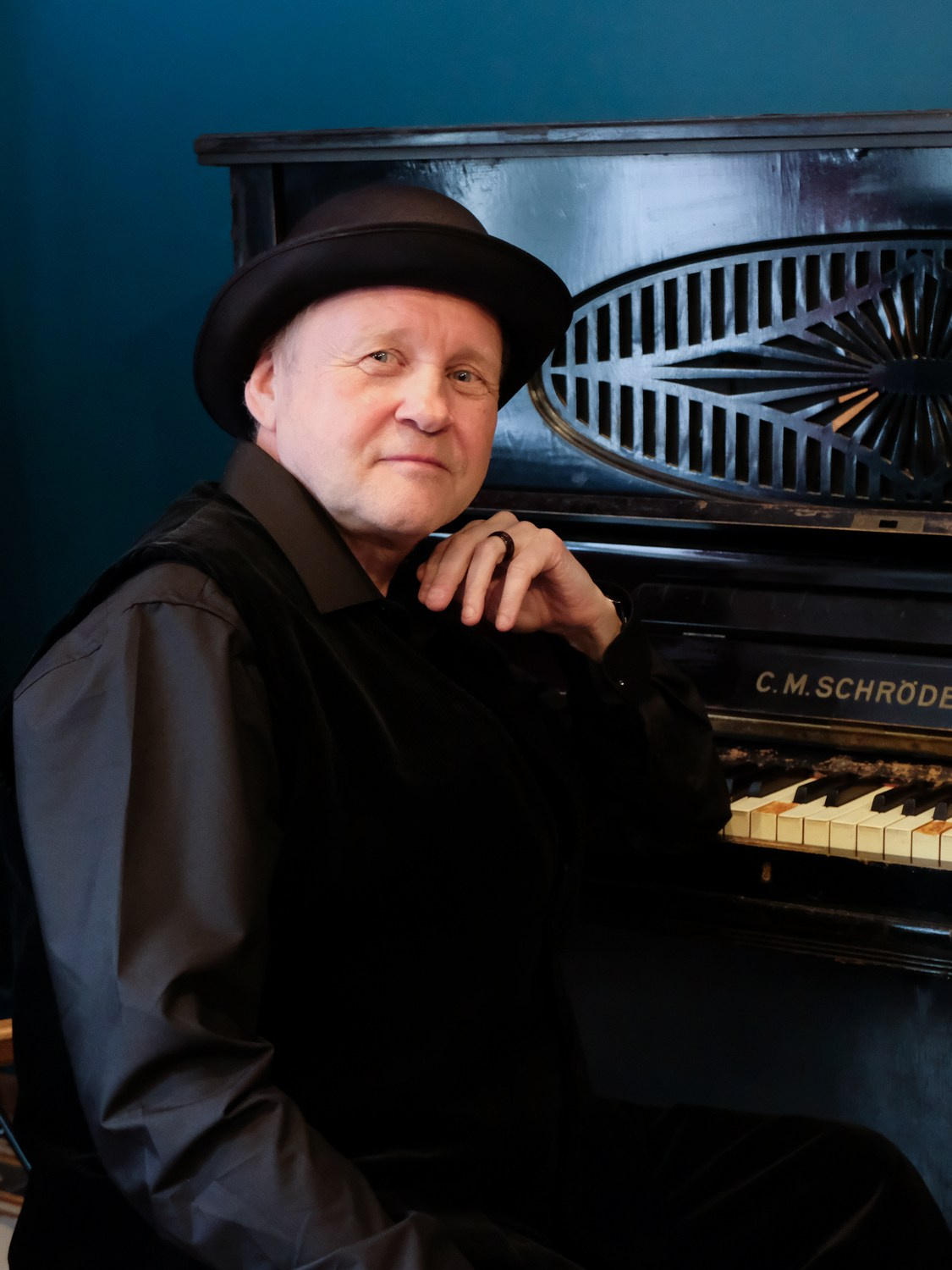 Илья Гончаров композитор, пианист, импровизатор