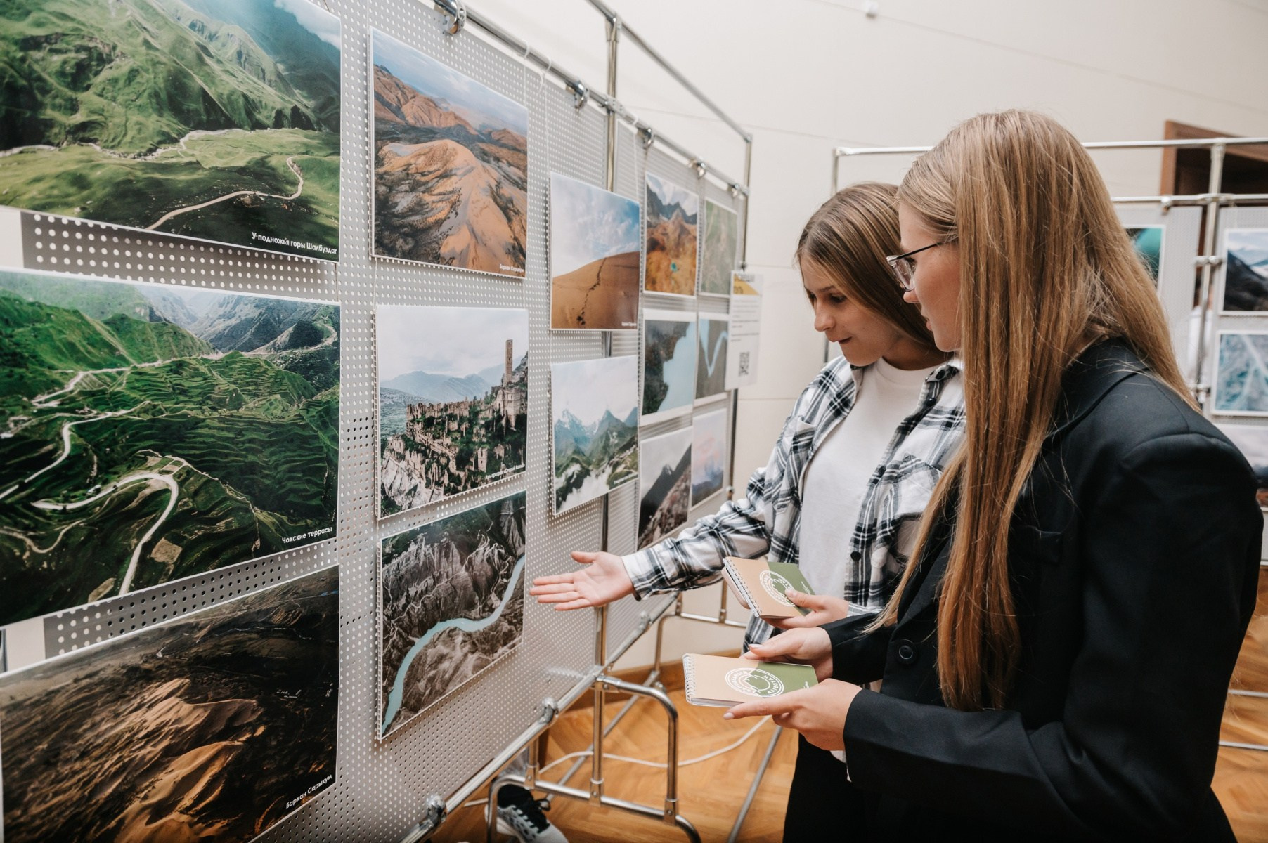 «НЕурок географии»: в Казани прошла фотовыставка. Репортажный фотограф в Крыму Ксения Гасица