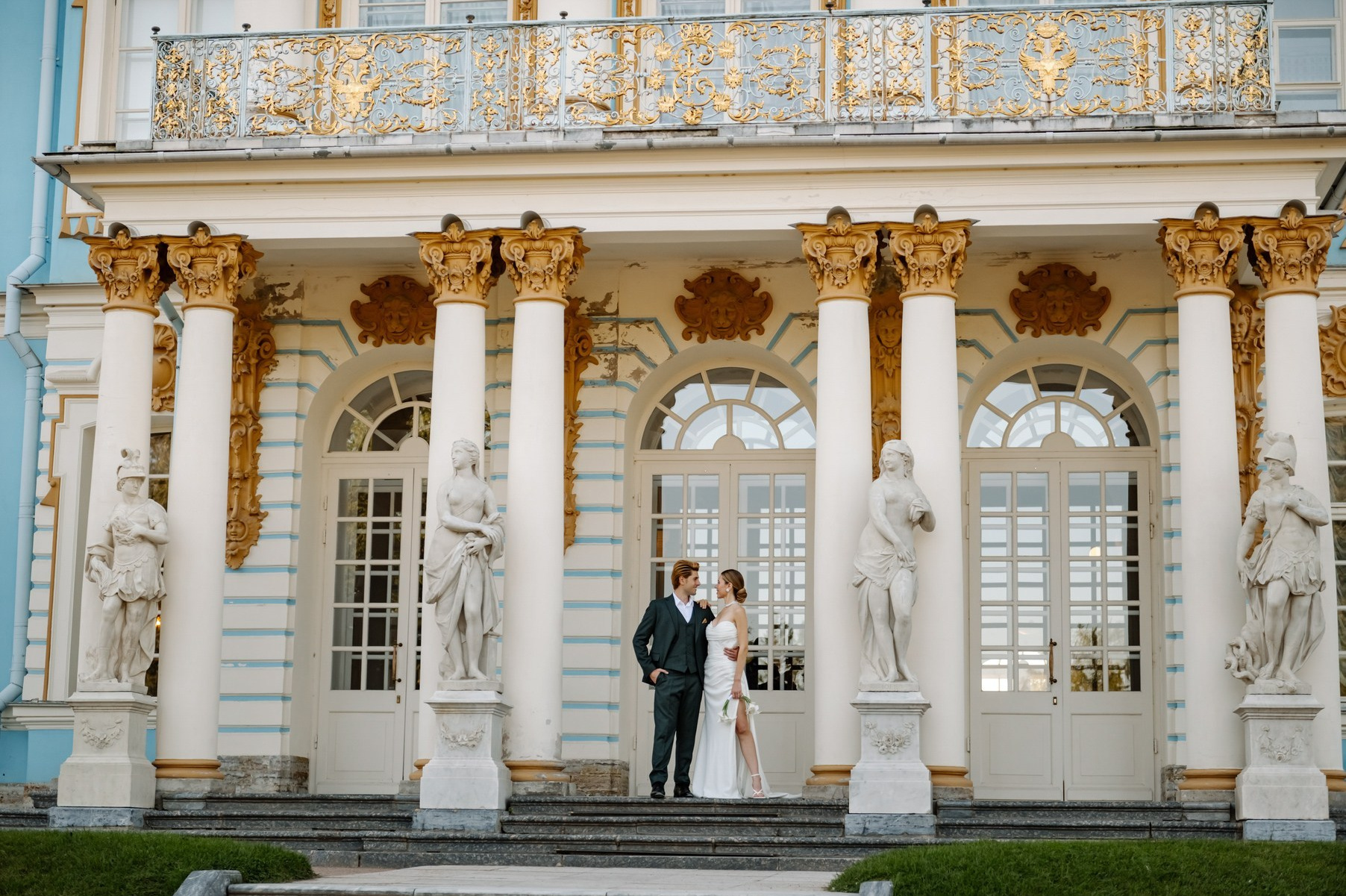 Свадебная фотосессия у Екатерининского дворца в Царском селе в Пушкине СПб