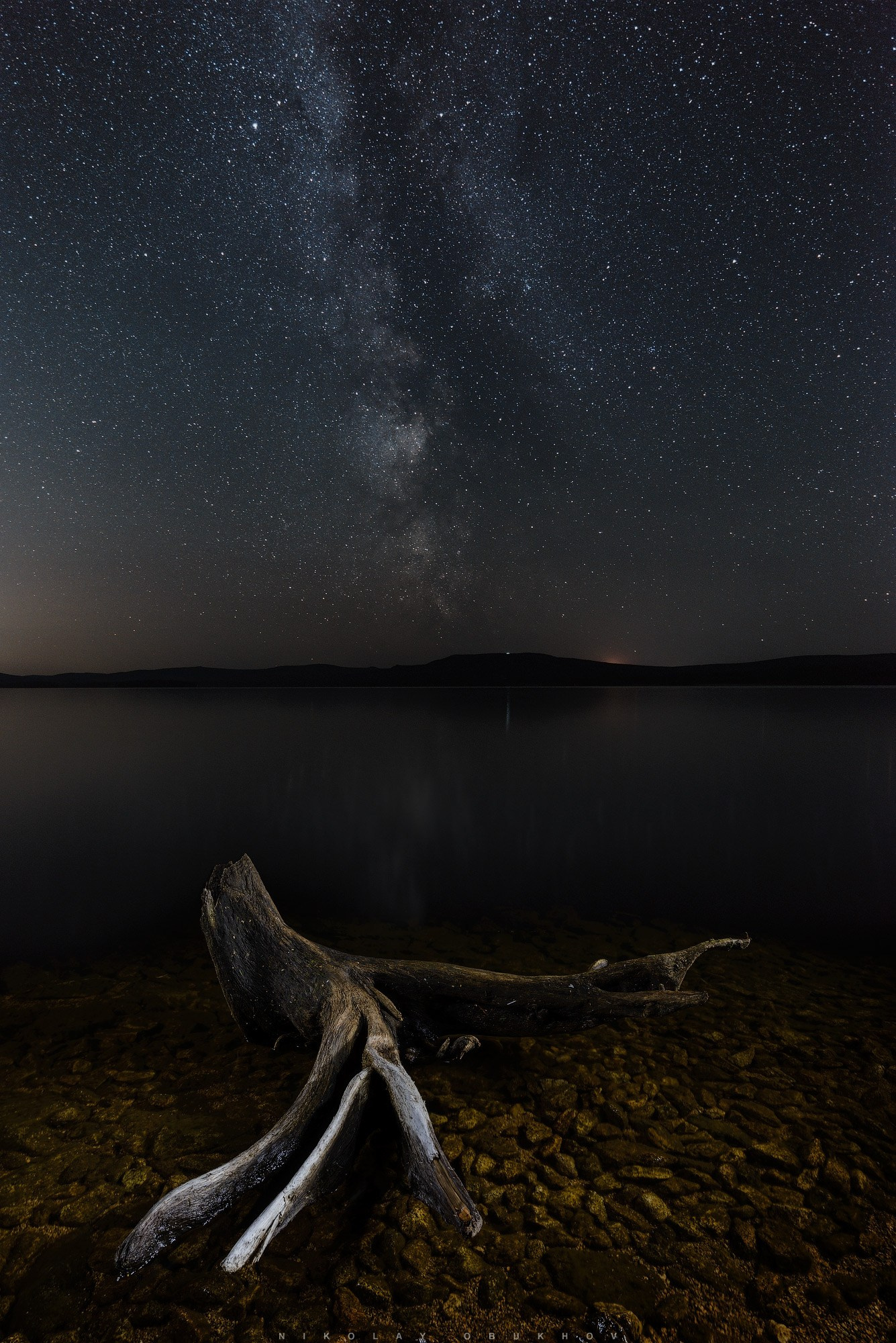 Наблюдая Млечный Путь. Автор: Николай Обухов.