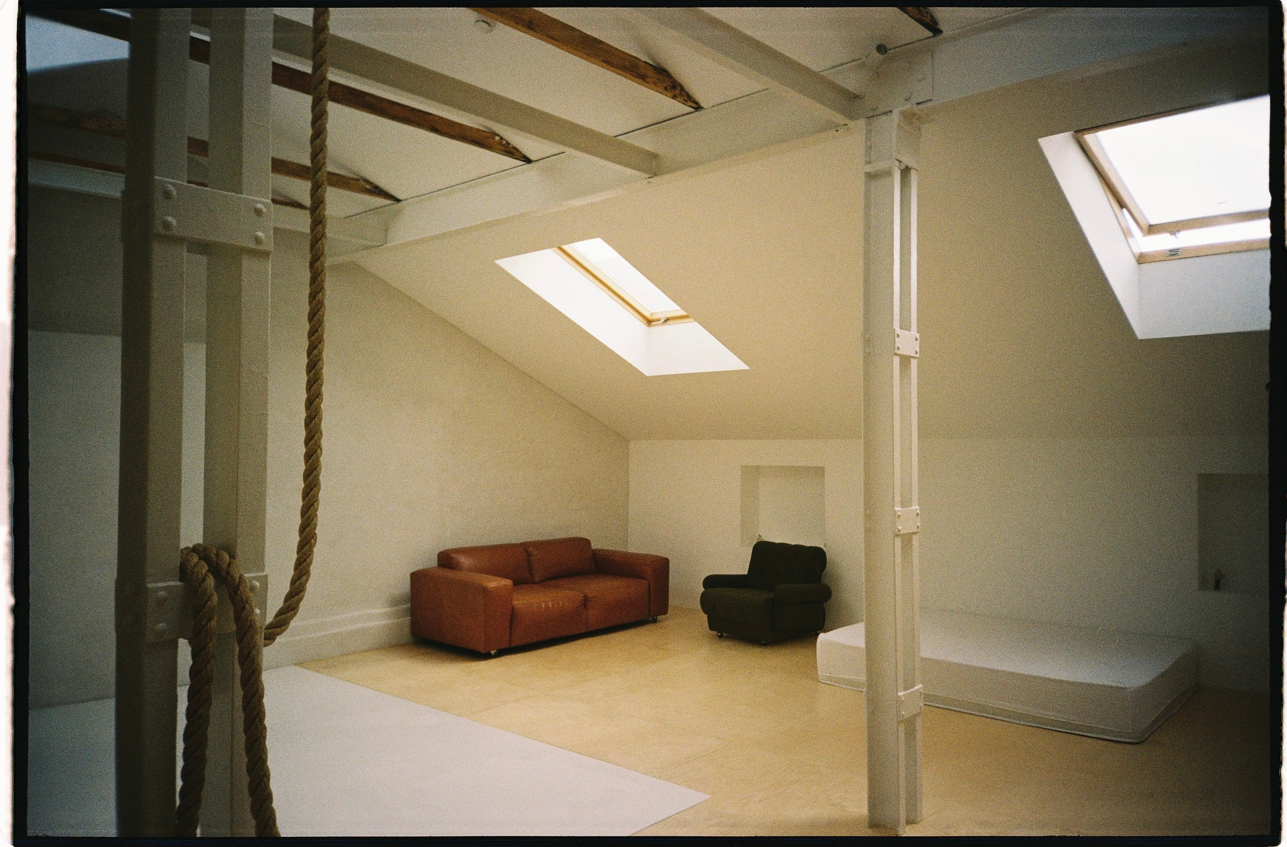 Контакты. Фотограф Дана Федорская