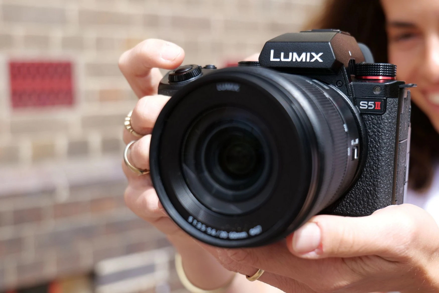 Panasonic представил свои первые беззеркальными камеры с гибридным с а. Фотограф — видеограф в Москве Дмитрий Менделеев
