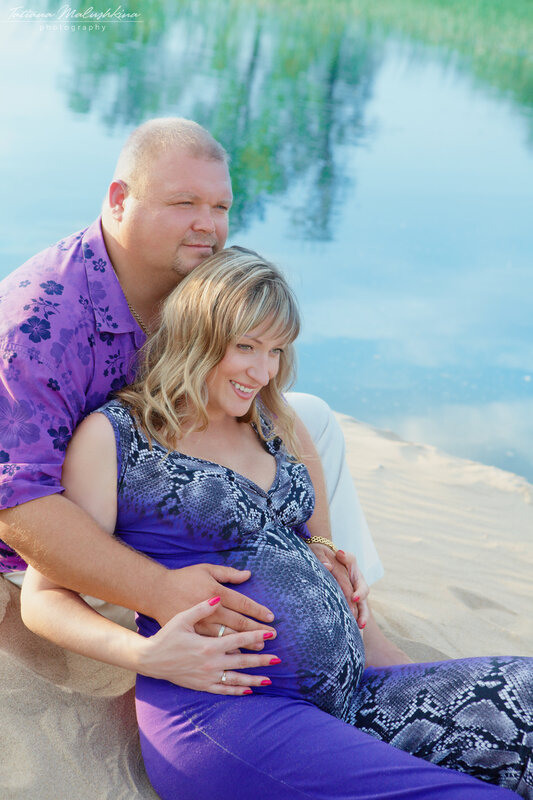 Фотосессия в ожидании малыша на Волге в Самаре. Фотограф Татьяна Малушкина