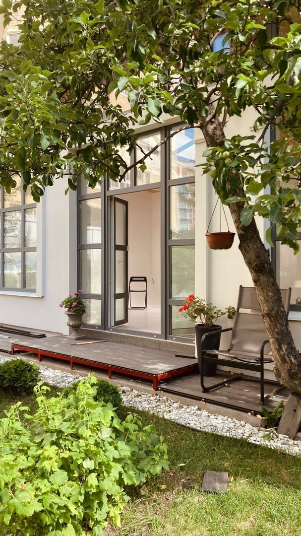 На этом фото представлен интерьер фотостудии Фататум, в павильоне.